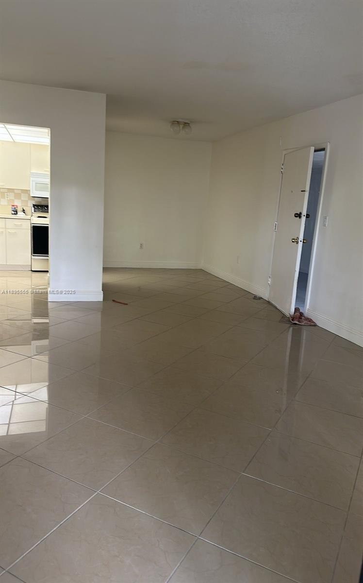 10411 N Kendall Dr #B204 Miami, FL 33176