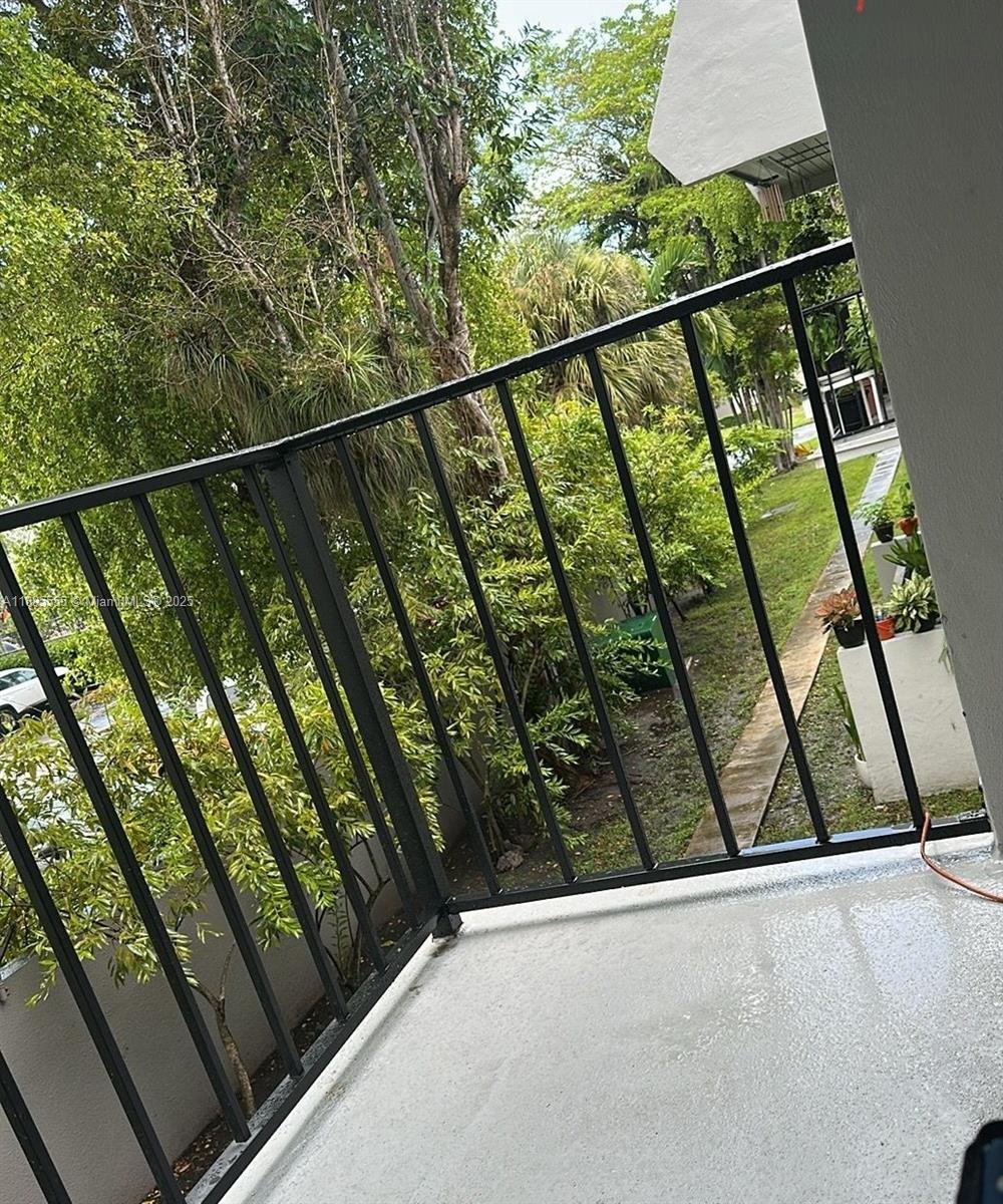 10411 N Kendall Dr #B204 Miami, FL 33176