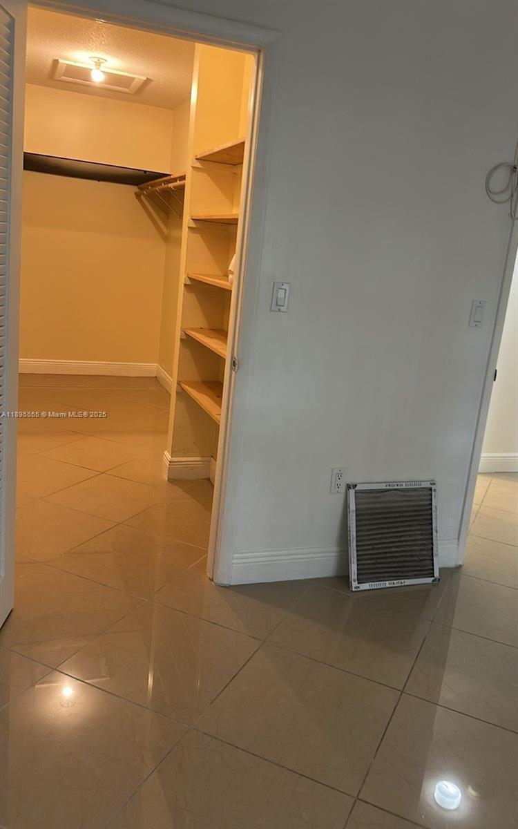 10411 N Kendall Dr #B204 Miami, FL 33176