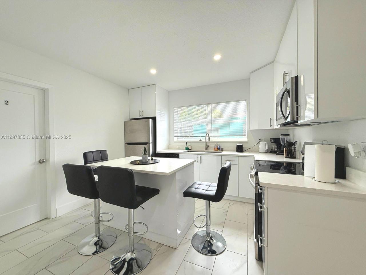 3437 NW 3rd Ave #3437