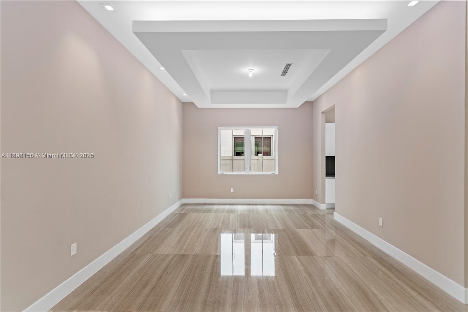 8415 NW 34th Dr Doral, FL 33122