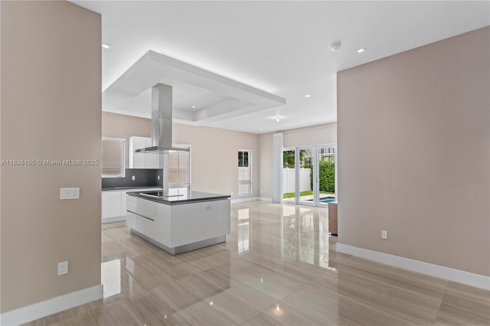 8415 NW 34th Dr Doral, FL 33122