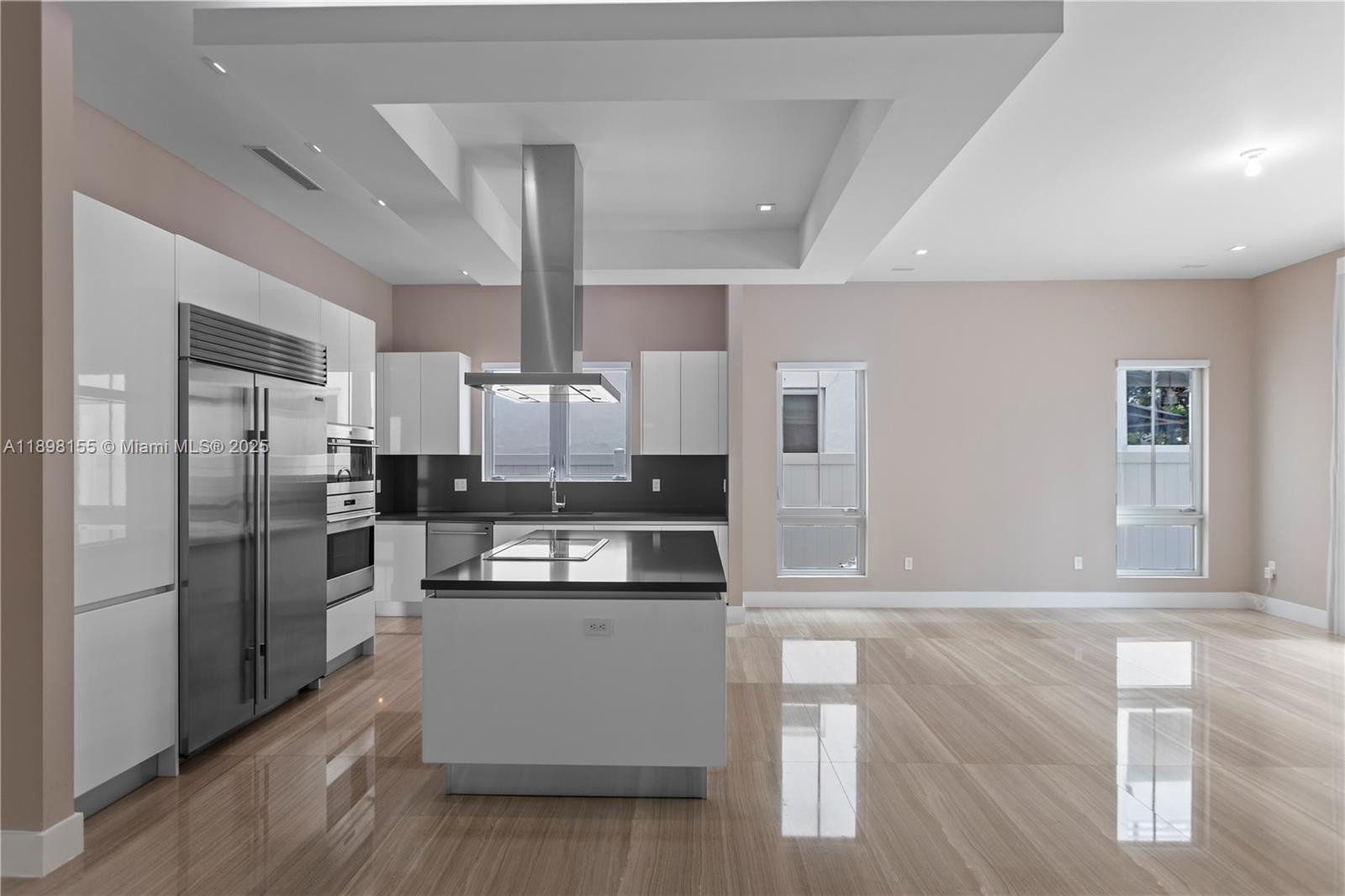 8415 NW 34th Dr Doral, FL 33122