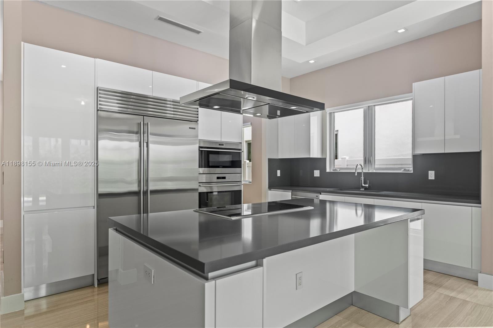 8415 NW 34th Dr Doral, FL 33122