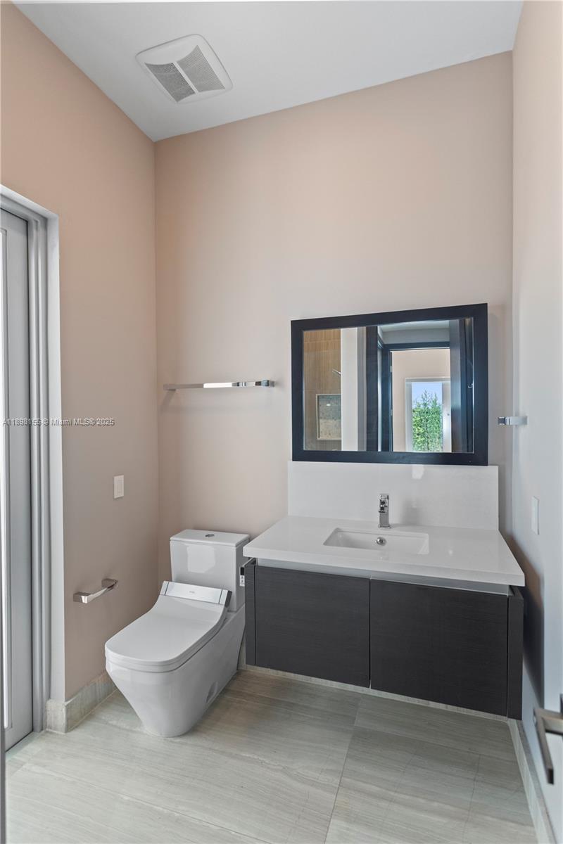 8415 NW 34th Dr Doral, FL 33122