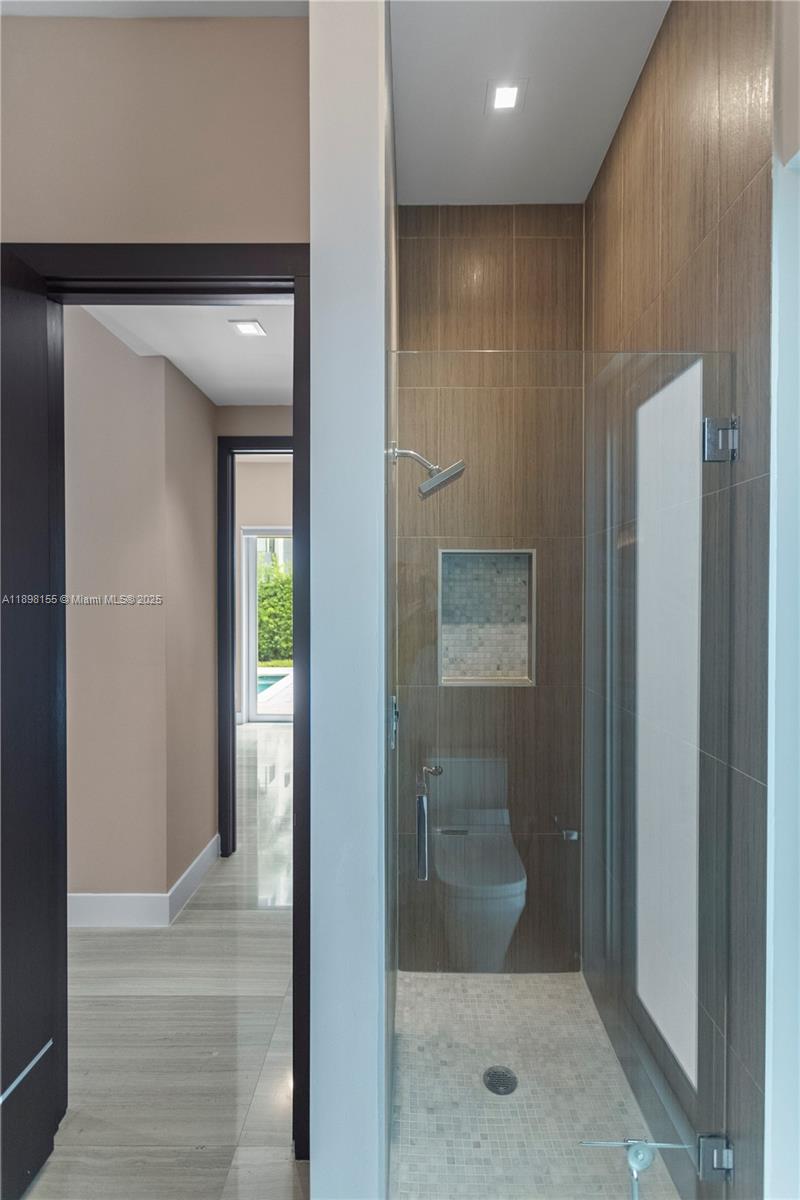 8415 NW 34th Dr Doral, FL 33122