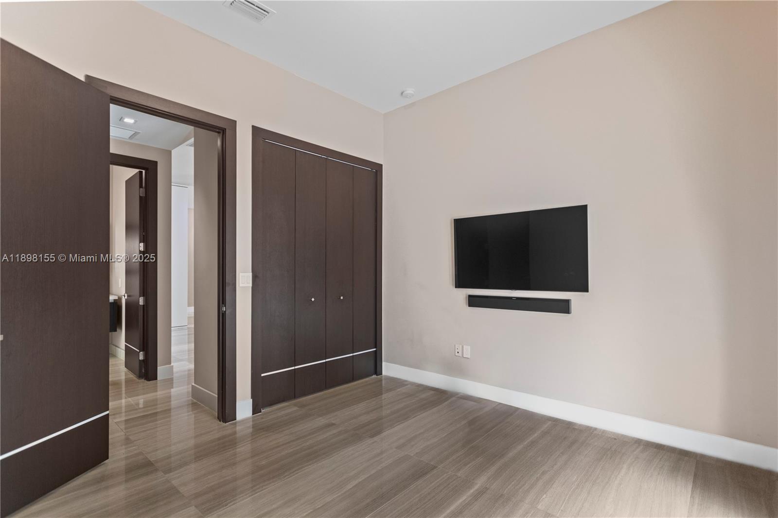 8415 NW 34th Dr Doral, FL 33122