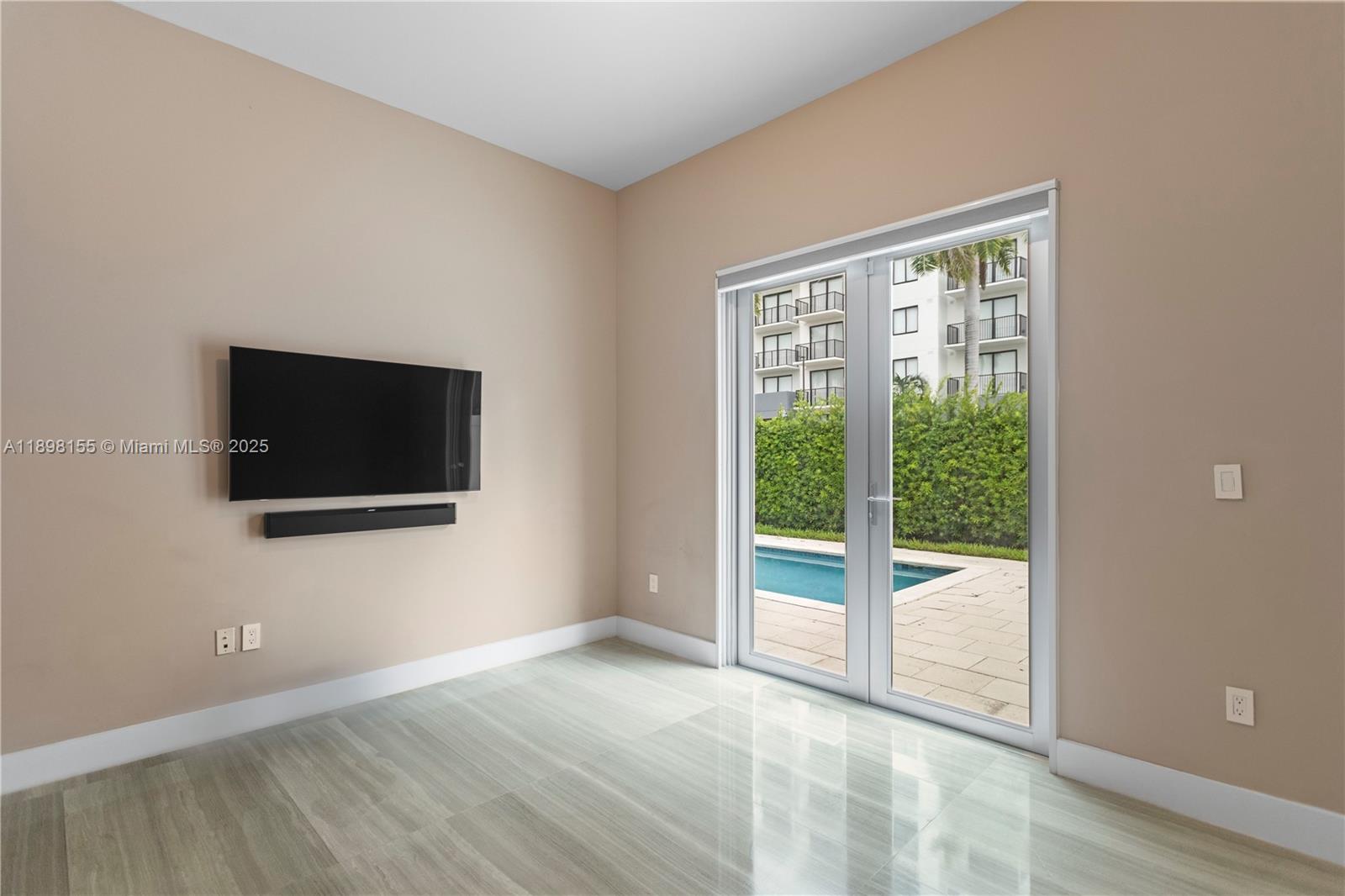 8415 NW 34th Dr Doral, FL 33122