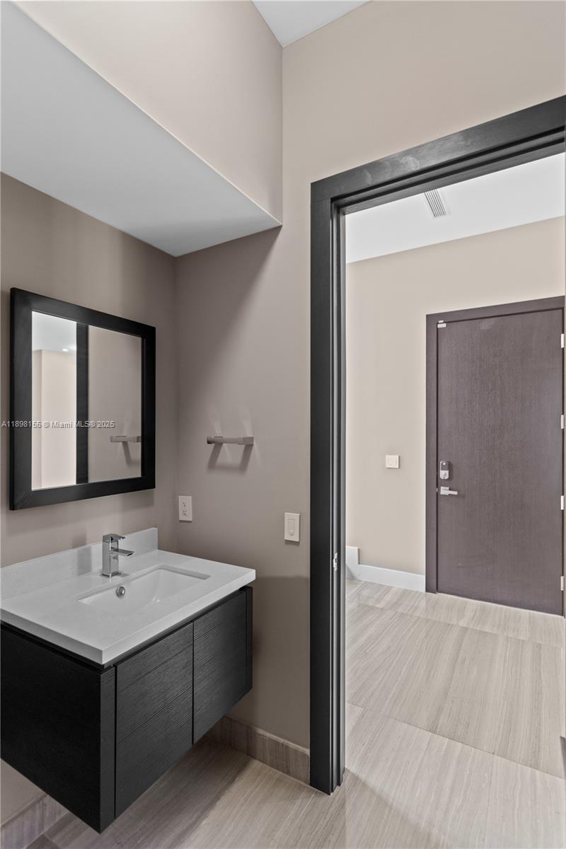 8415 NW 34th Dr Doral, FL 33122