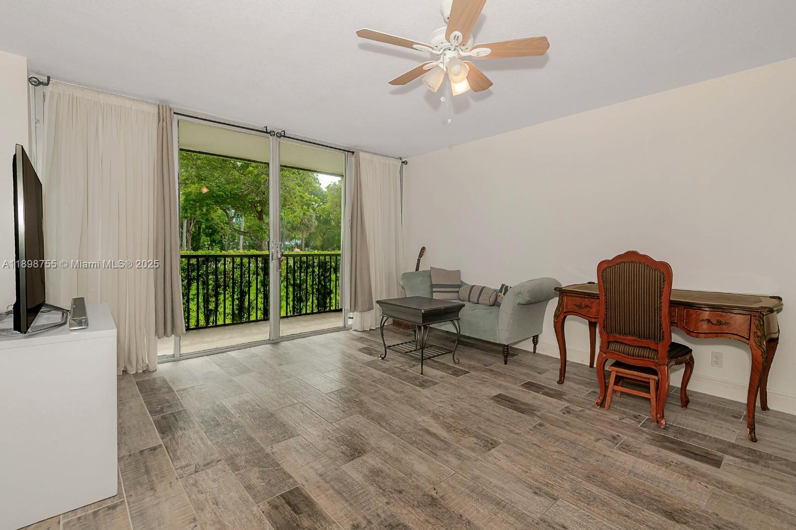 3401 N Country Clb Dr #117
