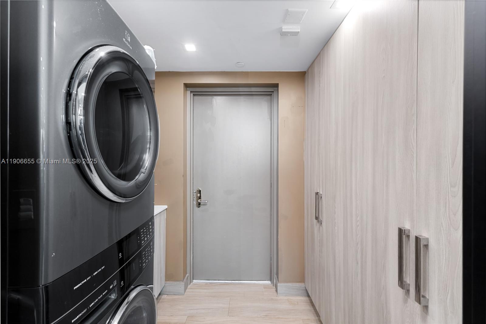 19955 NE 38th Ct #1205 Aventura, FL 33180