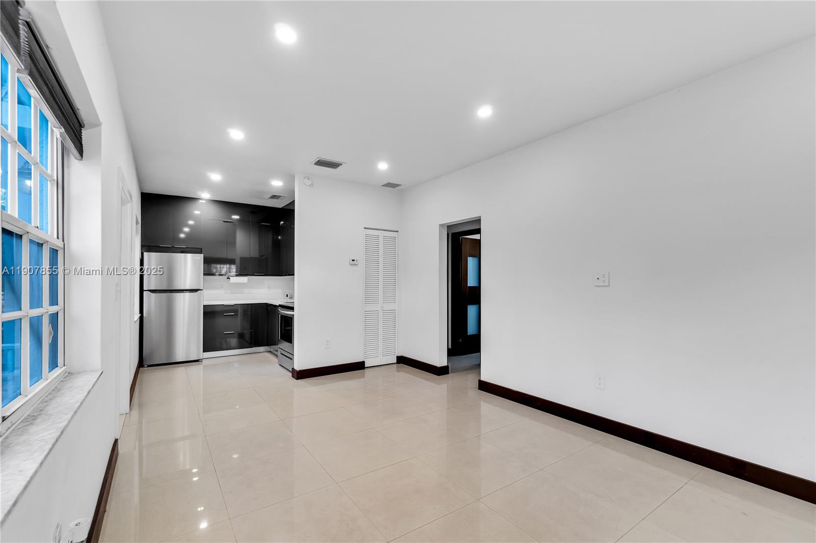 8335 E Crespi Blvd #4 Miami Beach, FL 33141