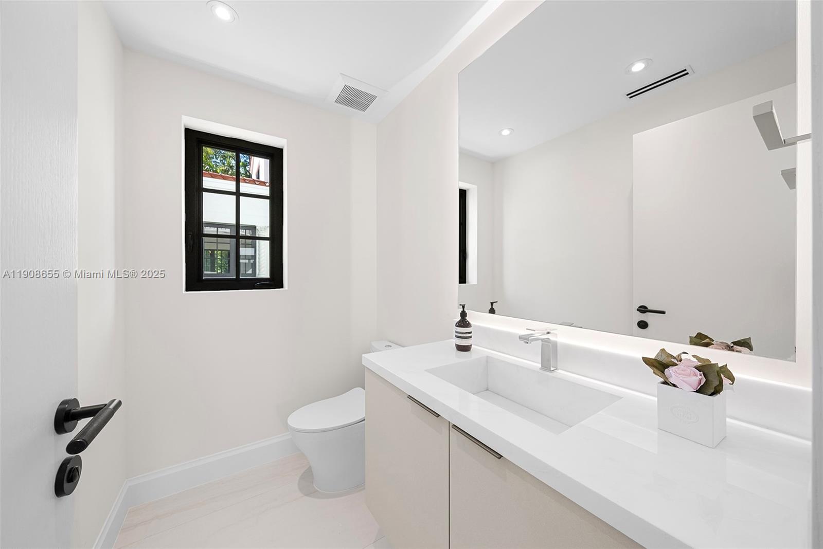 601 NE 56th St Miami, FL 33137