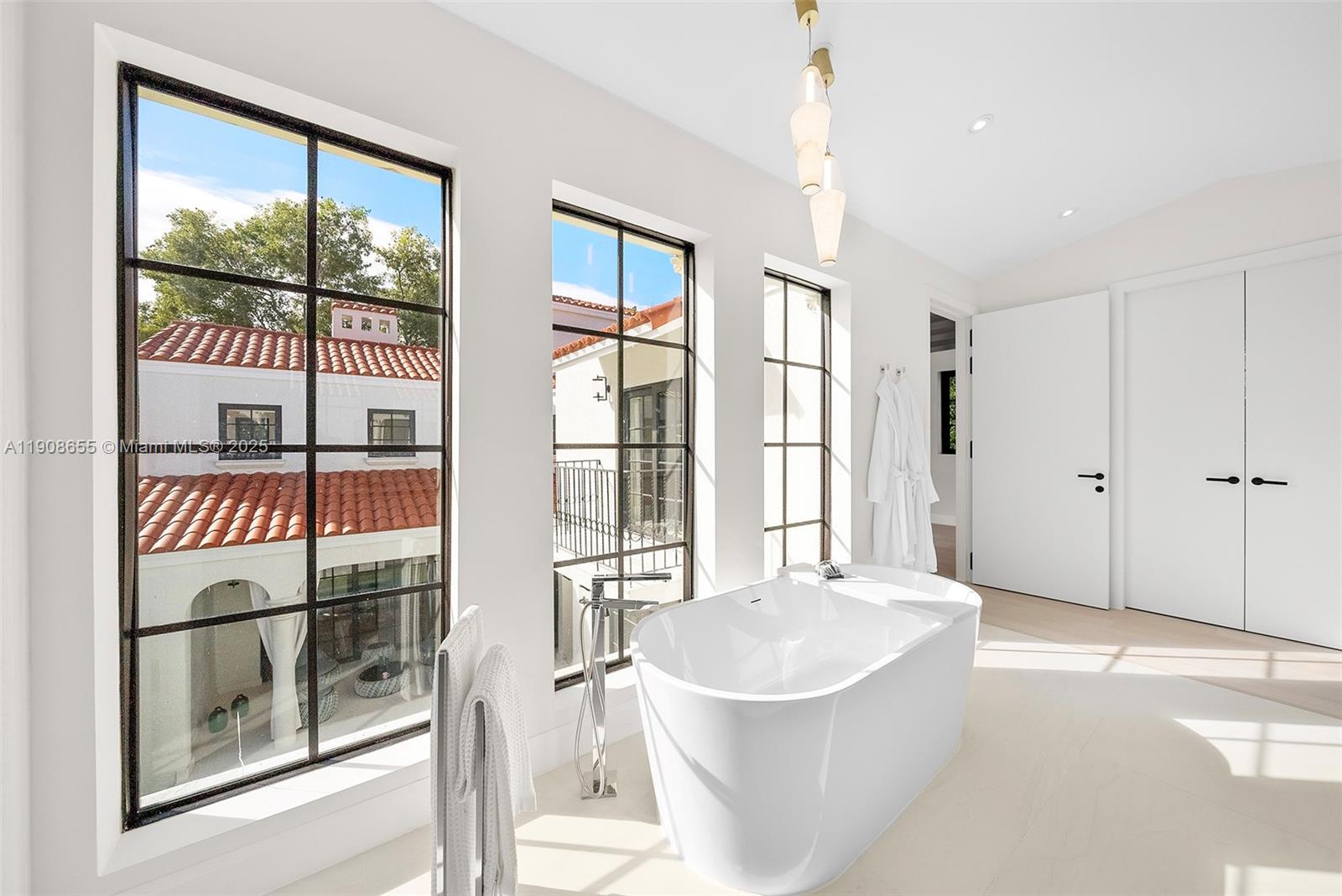 601 NE 56th St Miami, FL 33137