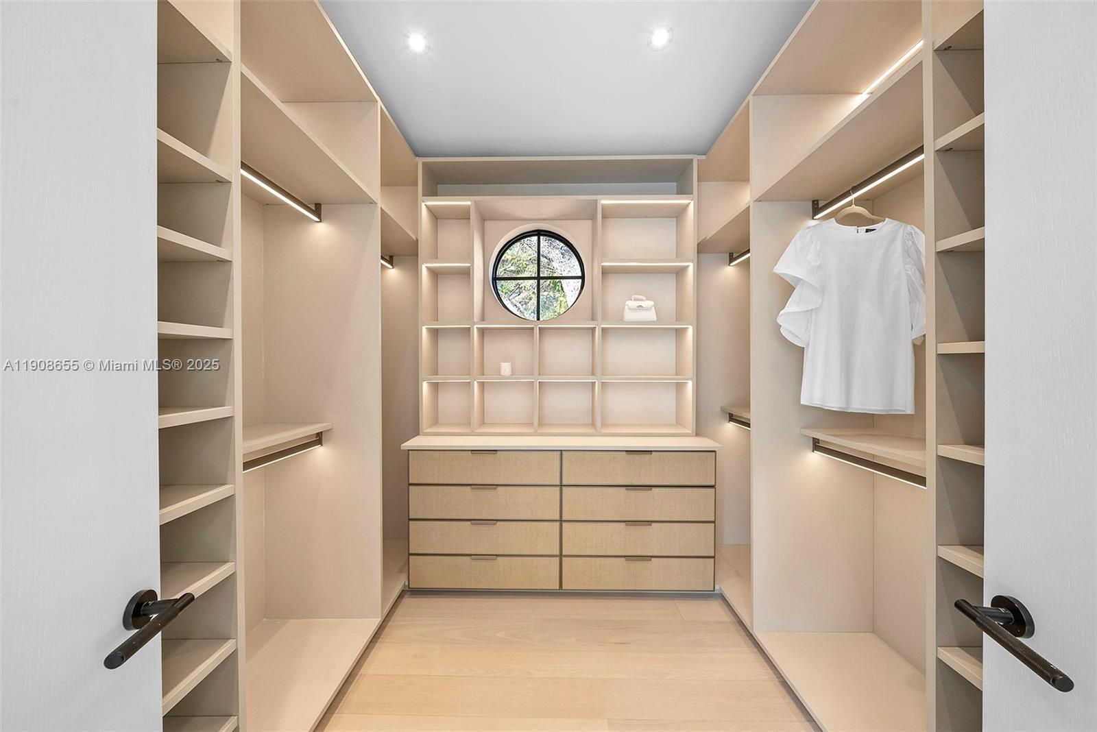 601 NE 56th St Miami, FL 33137