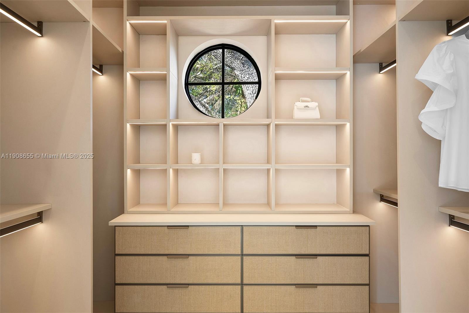 601 NE 56th St Miami, FL 33137