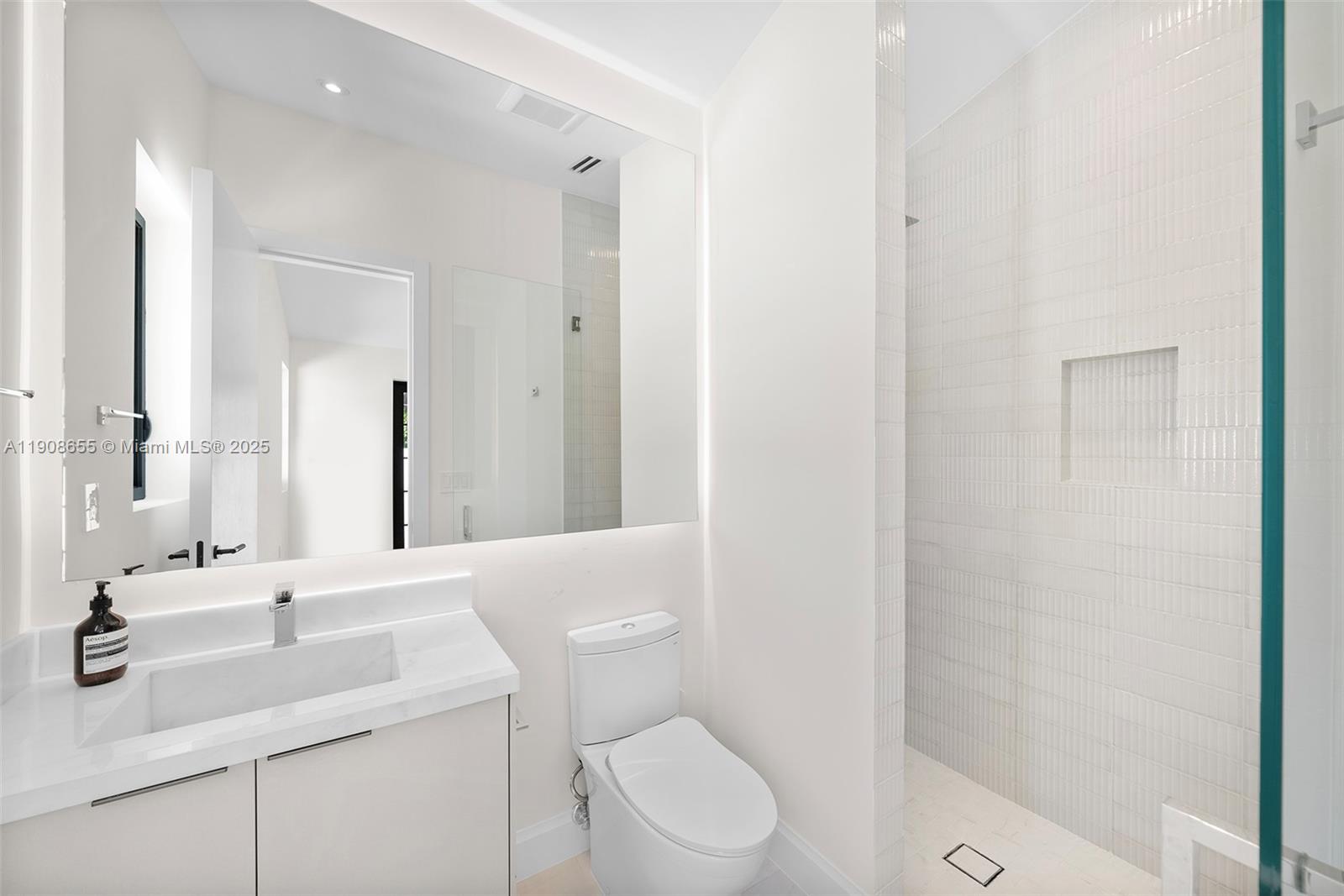 601 NE 56th St Miami, FL 33137