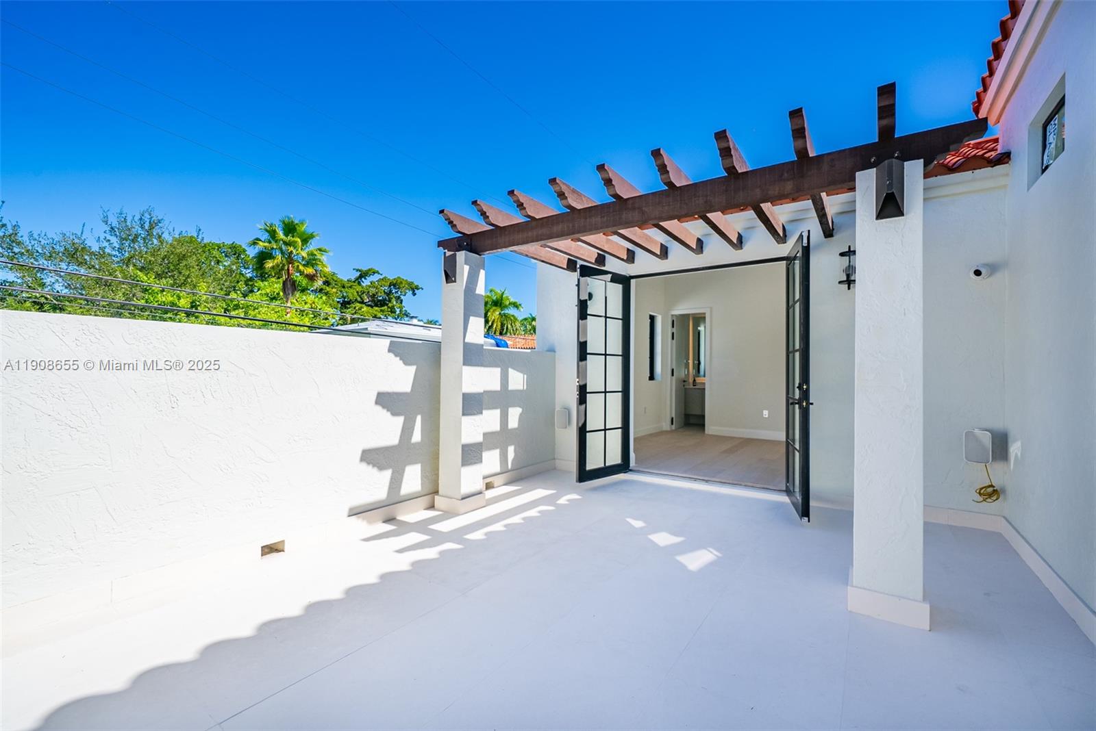 601 NE 56th St Miami, FL 33137