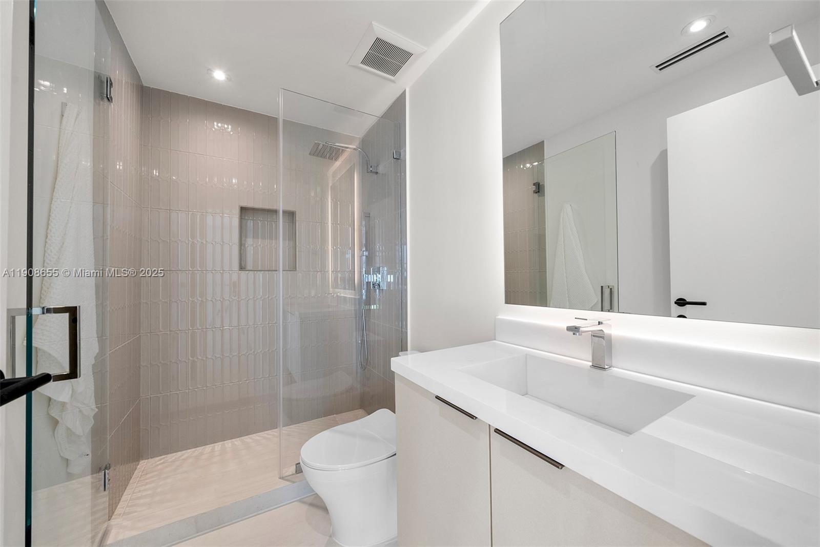 601 NE 56th St Miami, FL 33137