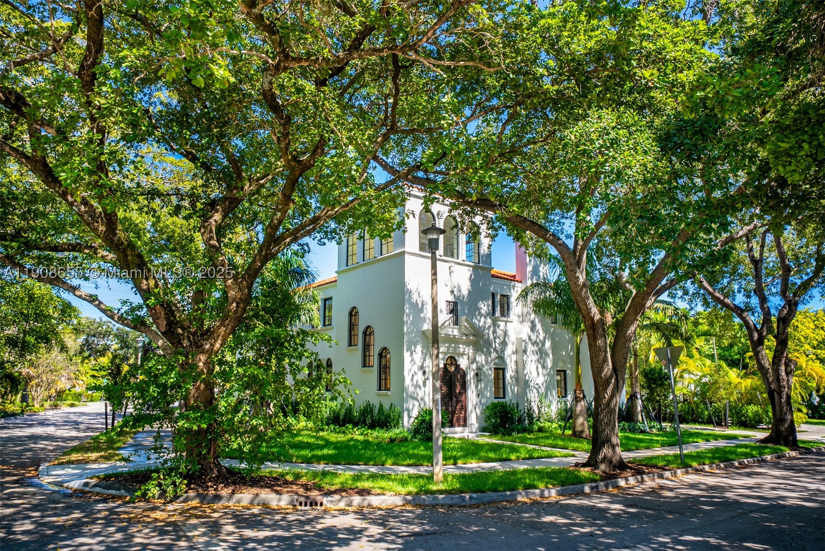 601 NE 56th St Miami, FL 33137