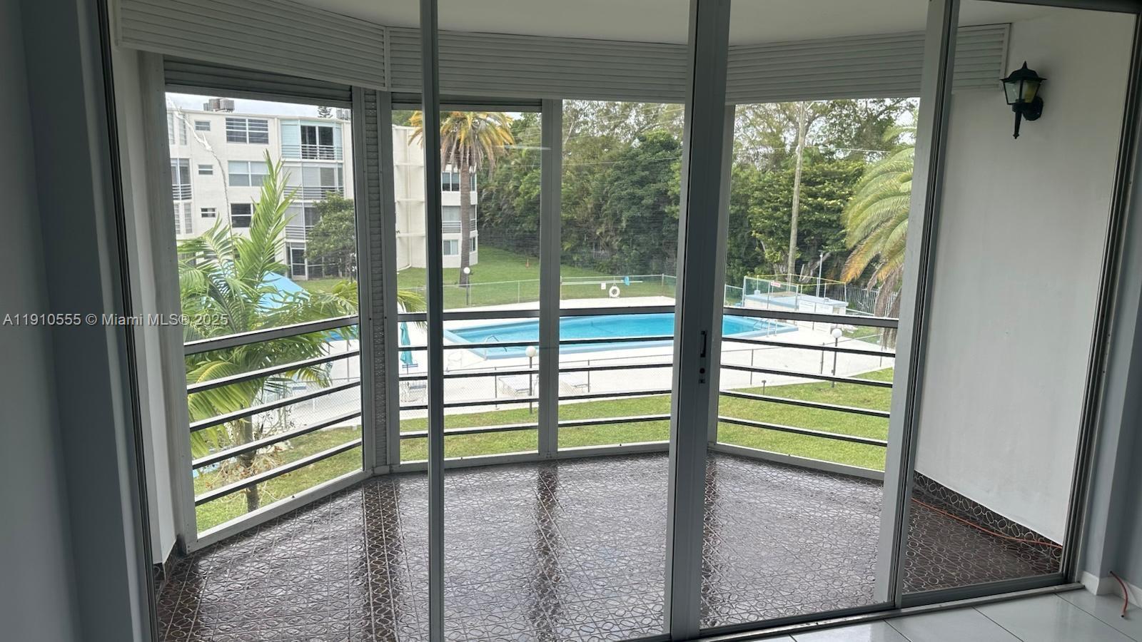 1701 NE 191st St #A315