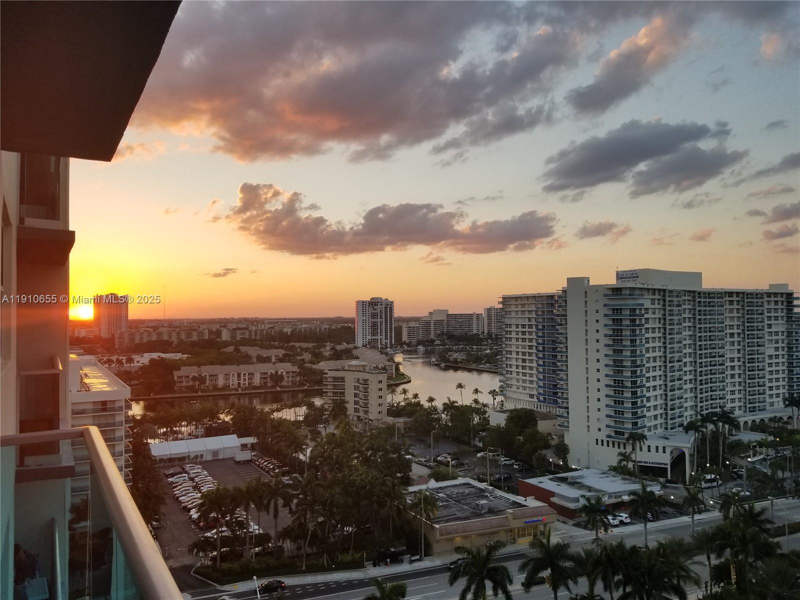 4001 S Ocean Dr #16M