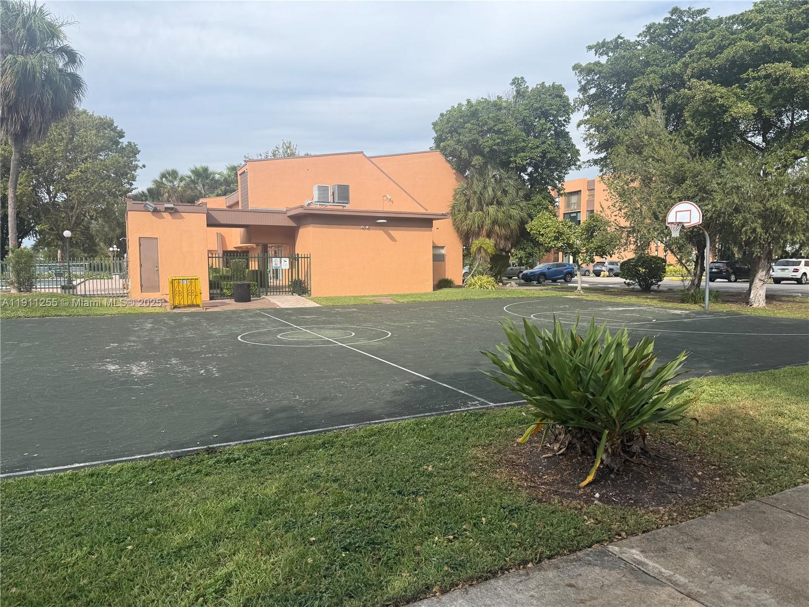 9420 W Flagler St #104 Miami, FL 33174