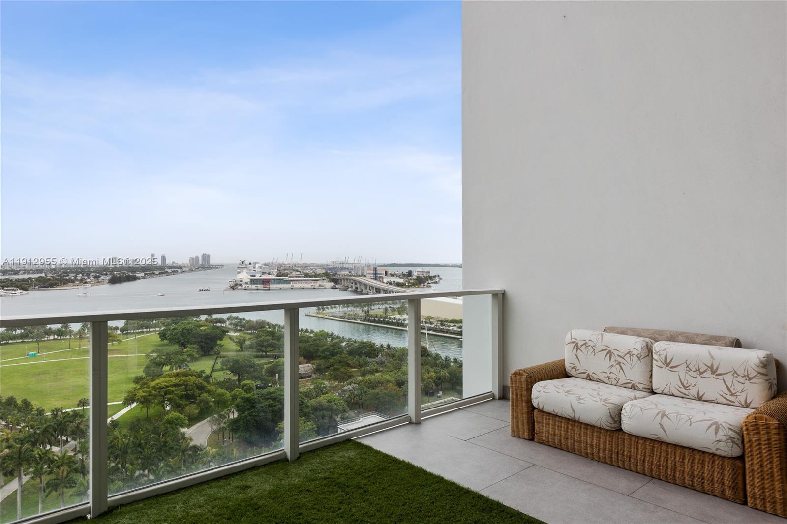 image Ten Museum Park30