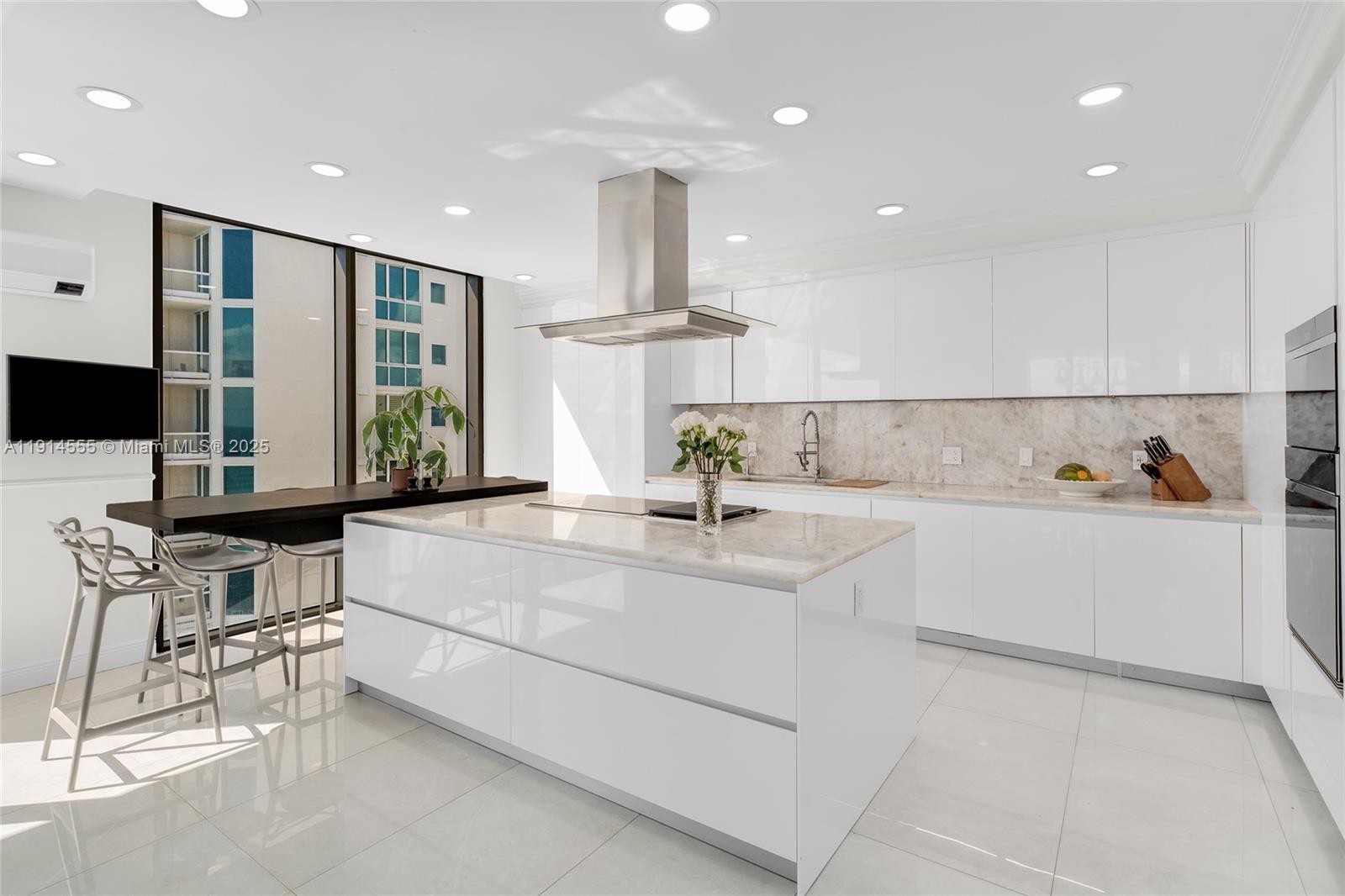 16275 Collins Ave #UPH1 Sunny Isles Beach, FL 33160