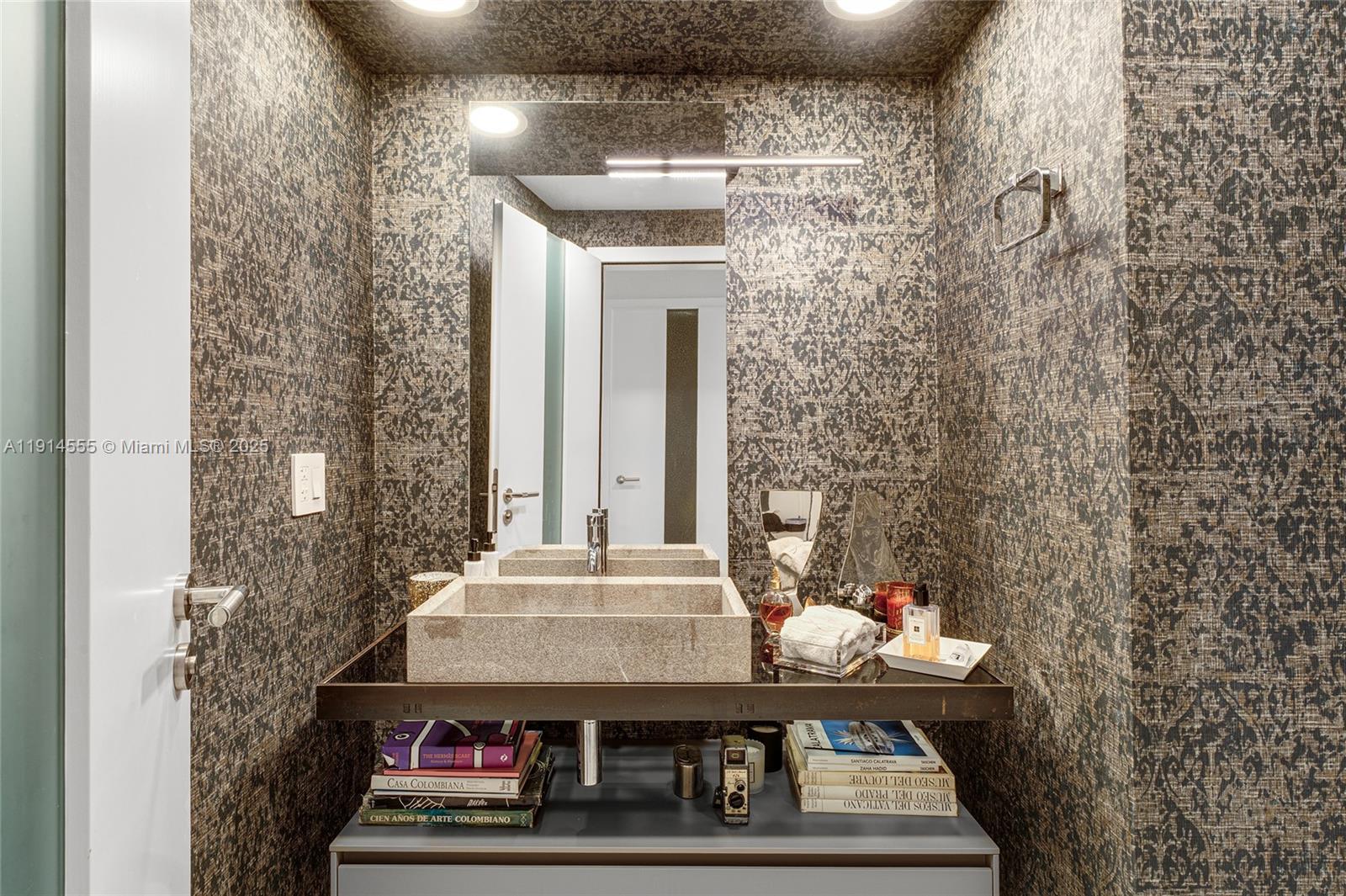 16275 Collins Ave #UPH1 Sunny Isles Beach, FL 33160