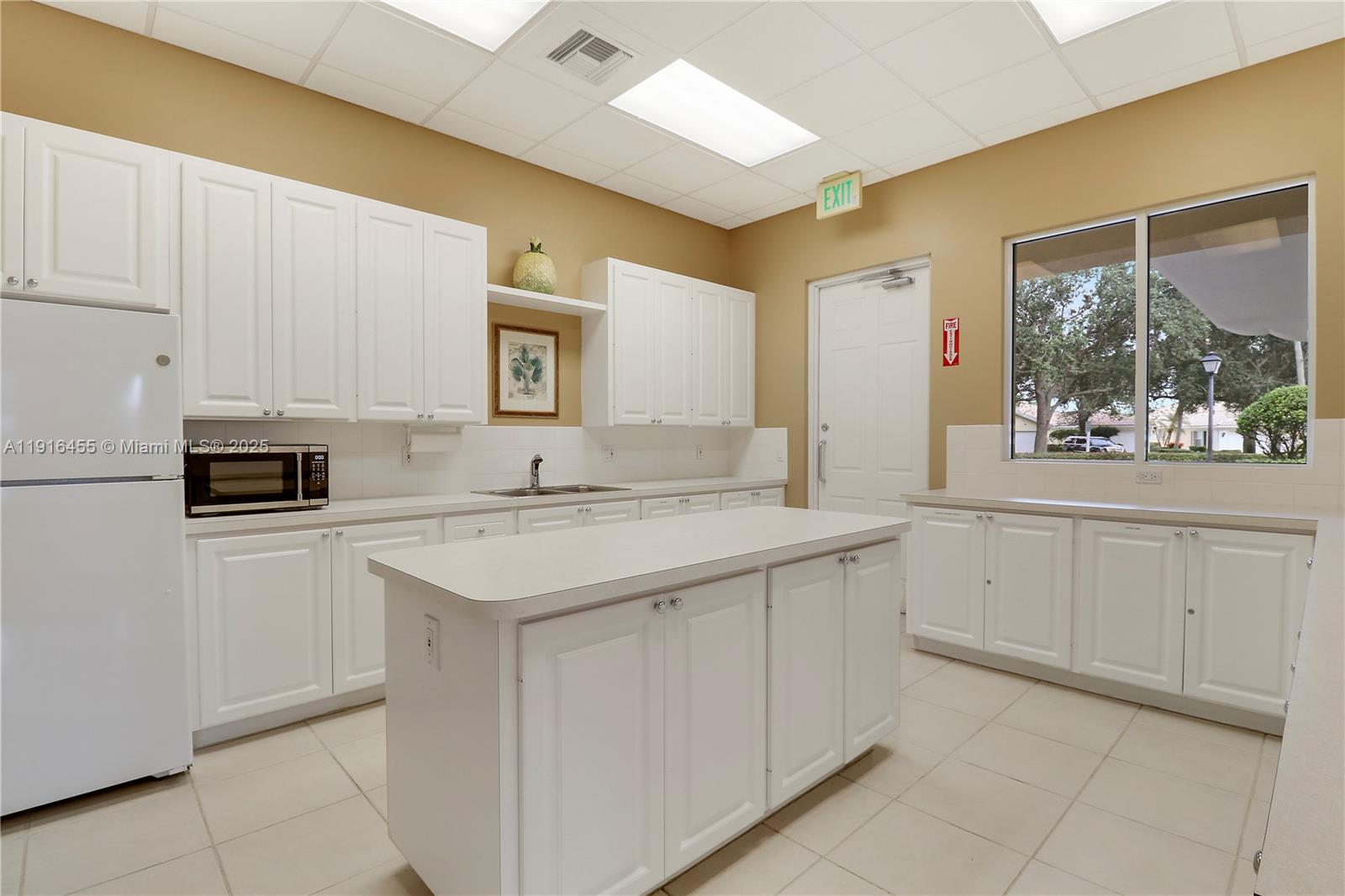 1349 Saint Lawrence Dr Palm Beach Gardens, FL 33410