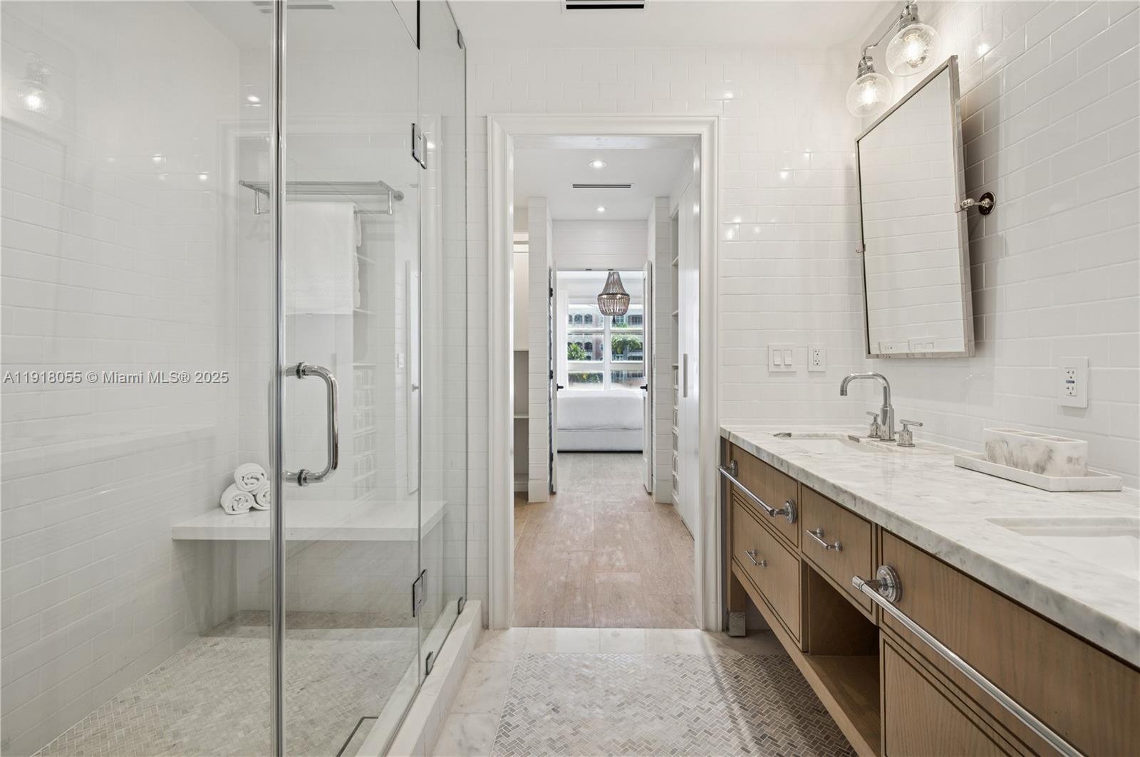 705 Crandon Blvd #306 Key Biscayne, FL 33149