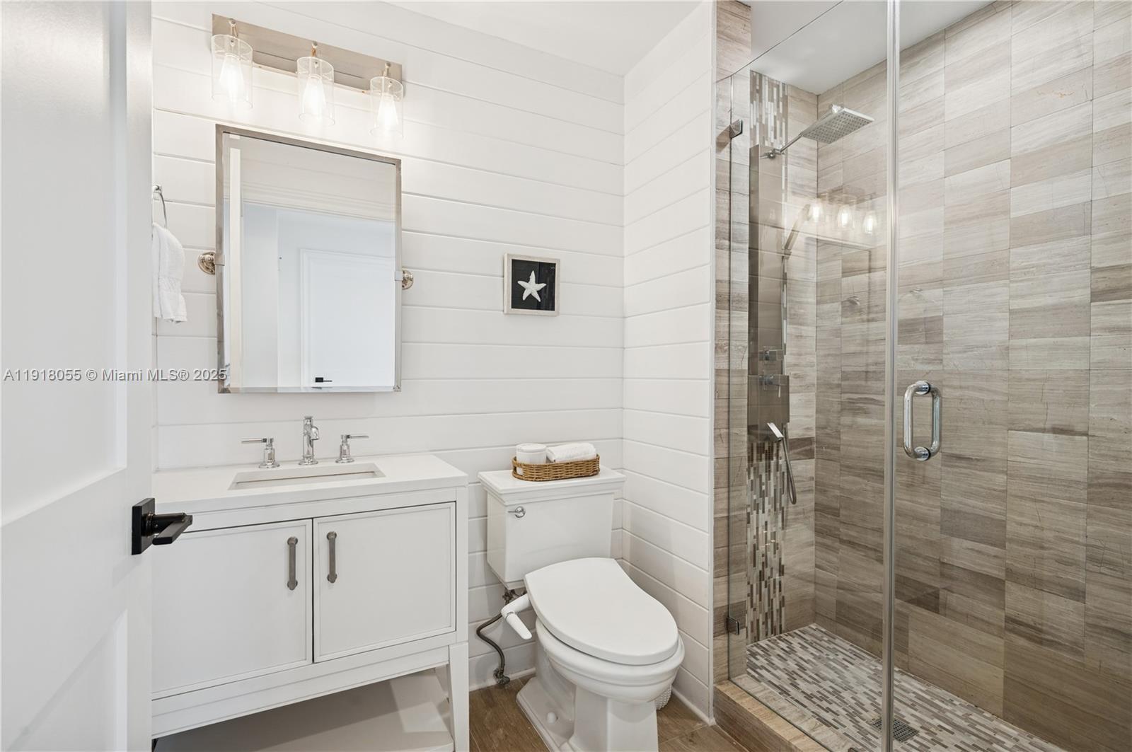 705 Crandon Blvd #306 Key Biscayne, FL 33149