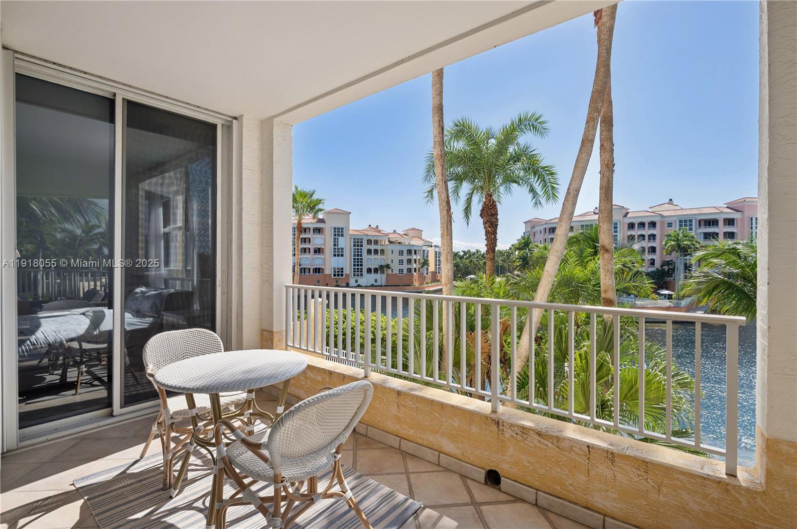 705 Crandon Blvd #306 Key Biscayne, FL 33149