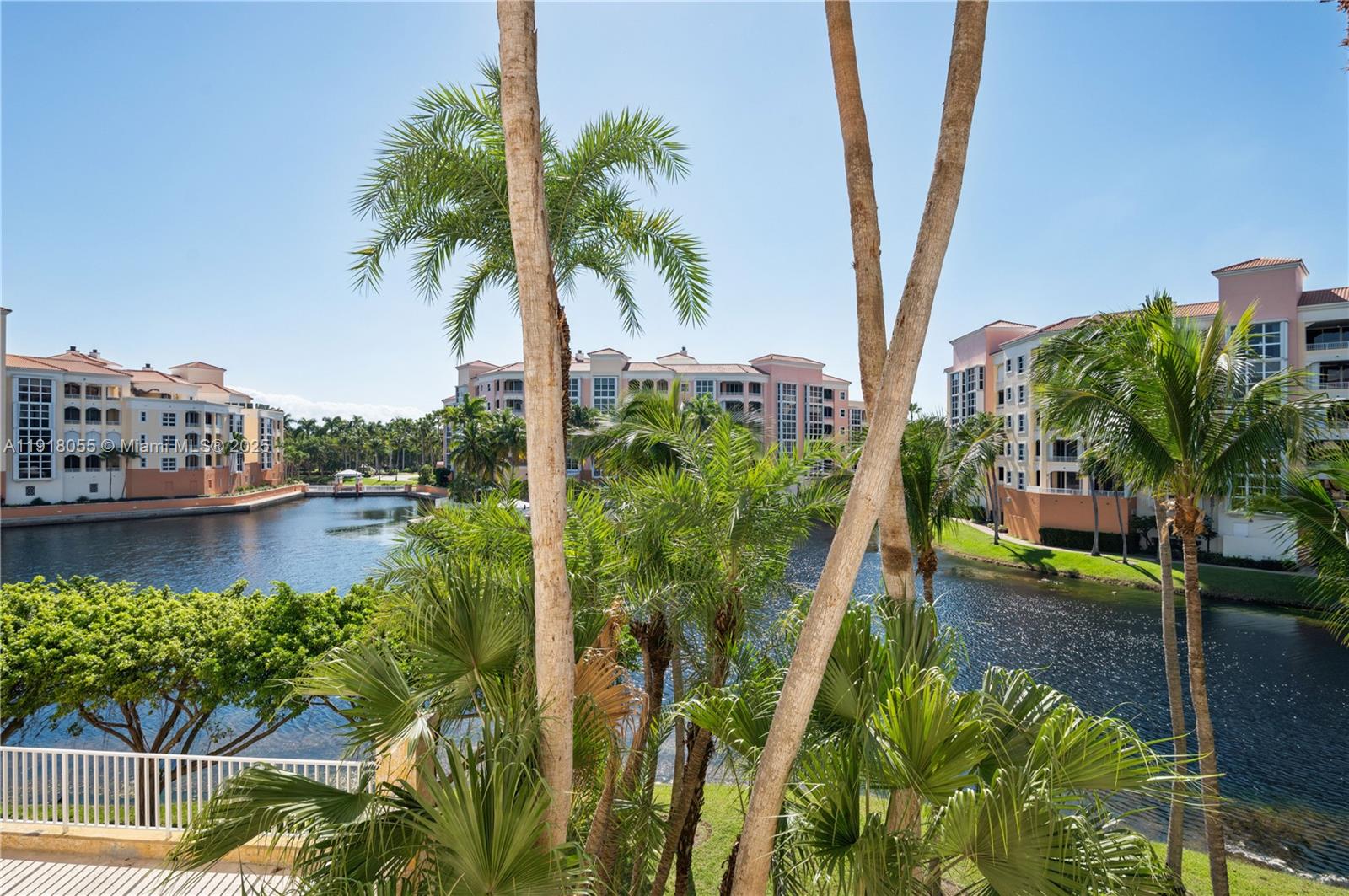 705 Crandon Blvd #306 Key Biscayne, FL 33149