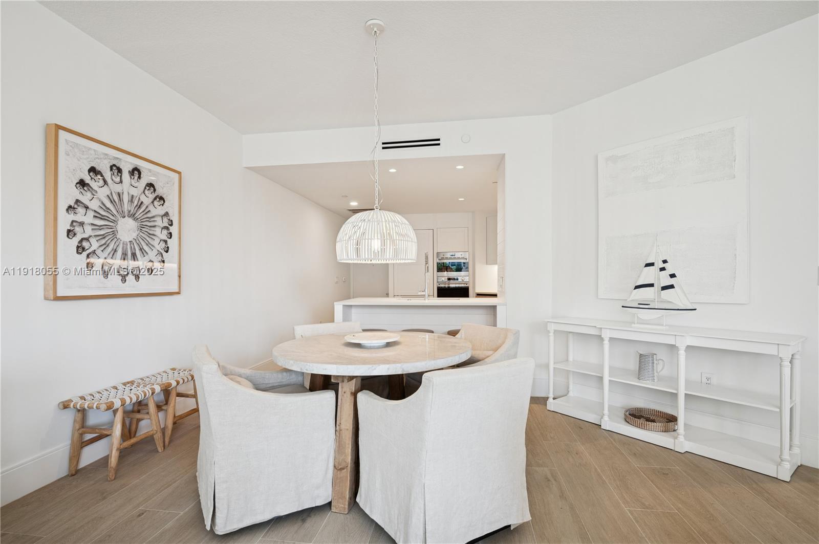 705 Crandon Blvd #306 Key Biscayne, FL 33149