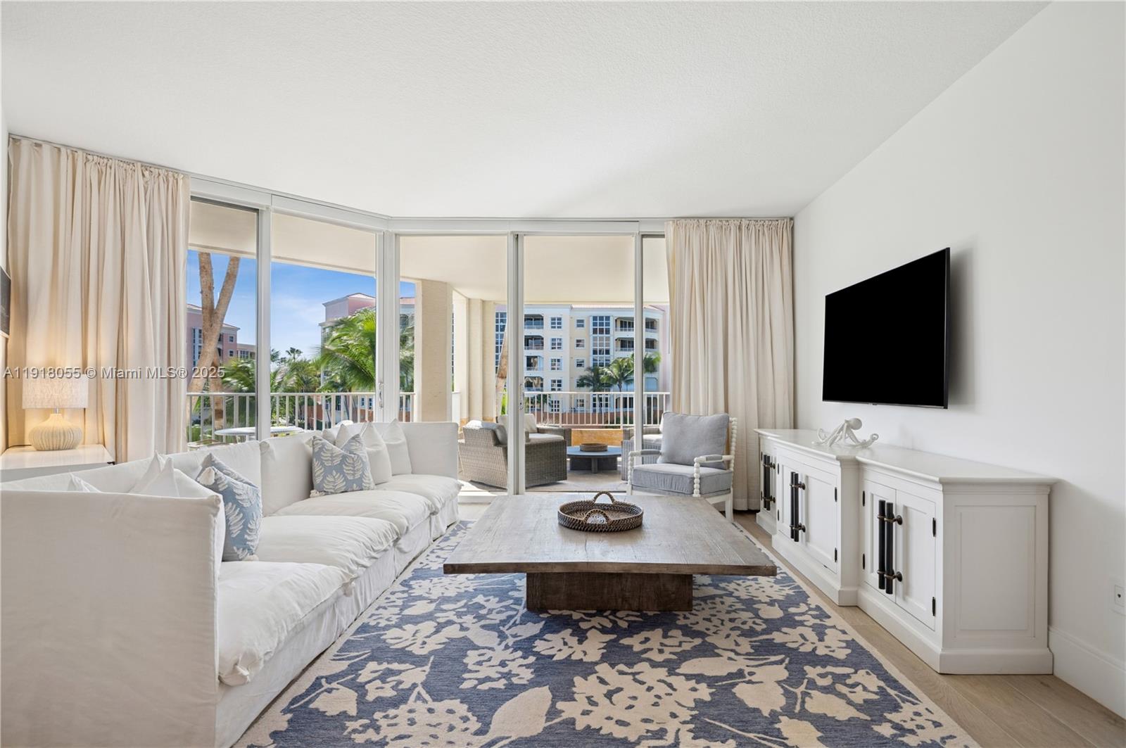 705 Crandon Blvd #306 Key Biscayne, FL 33149