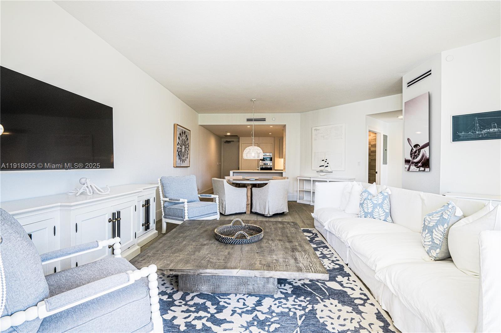 705 Crandon Blvd #306 Key Biscayne, FL 33149