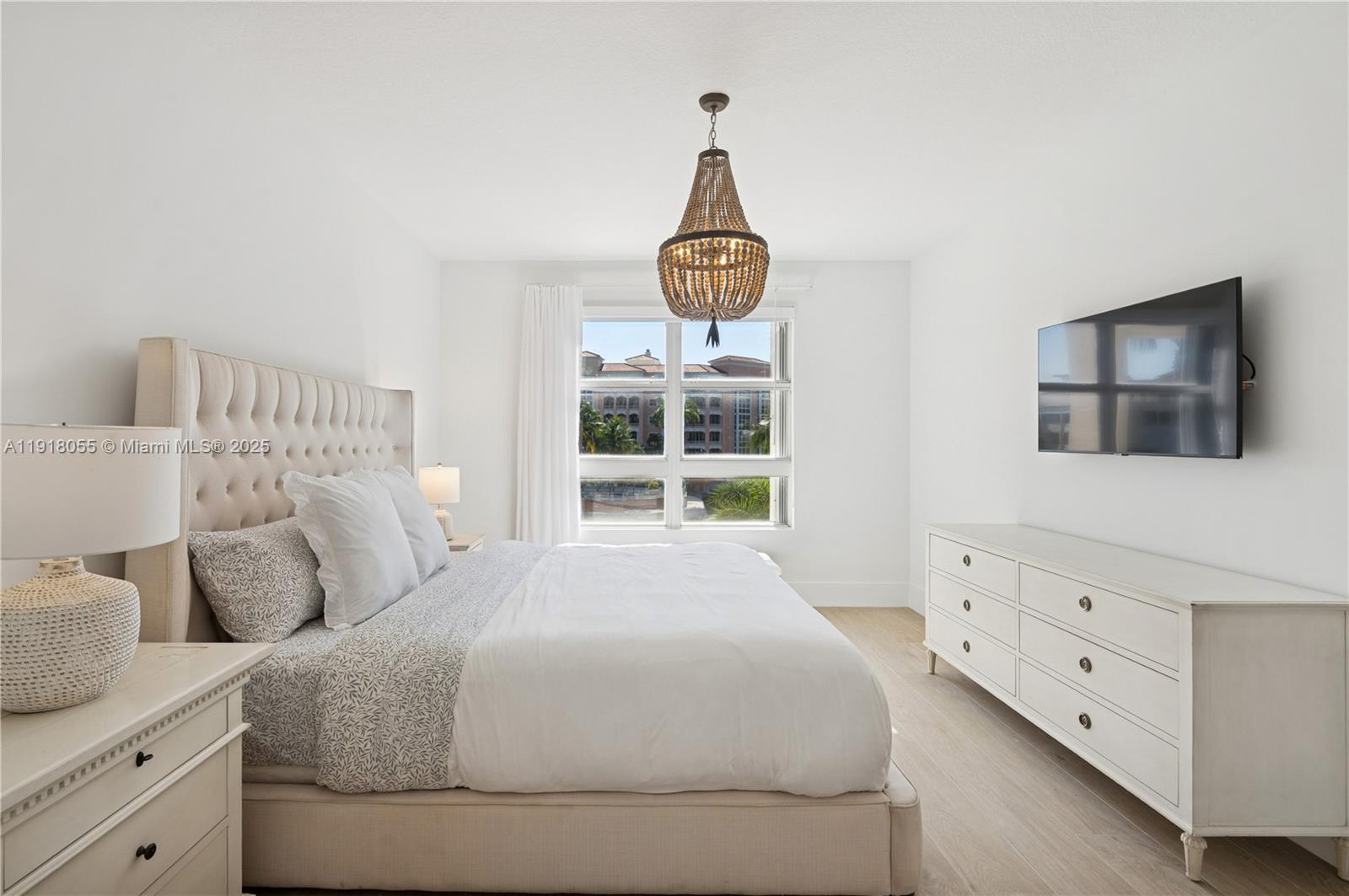 705 Crandon Blvd #306 Key Biscayne, FL 33149