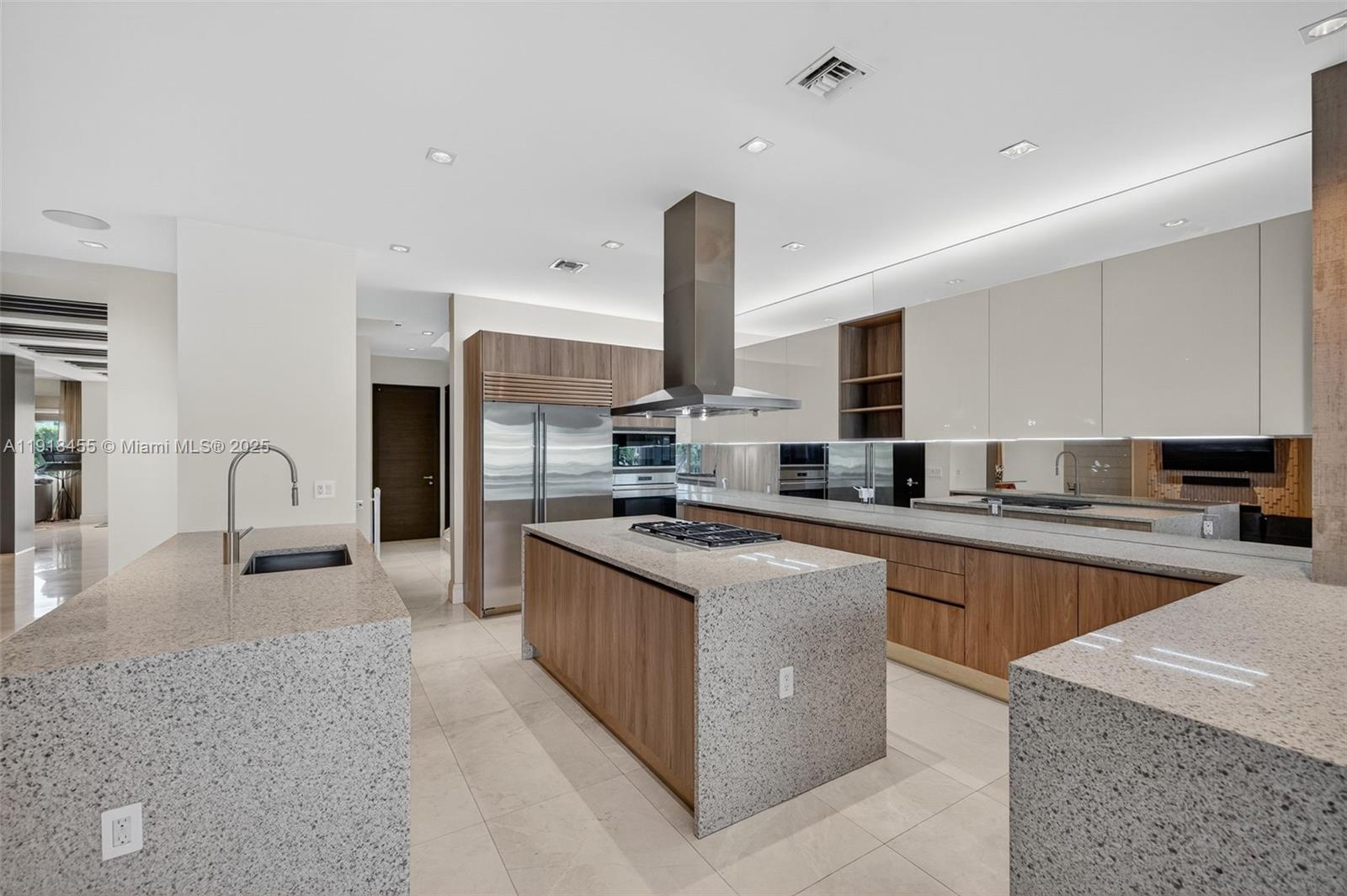 Undisclosed Address Fort Lauderdale, FL 33316