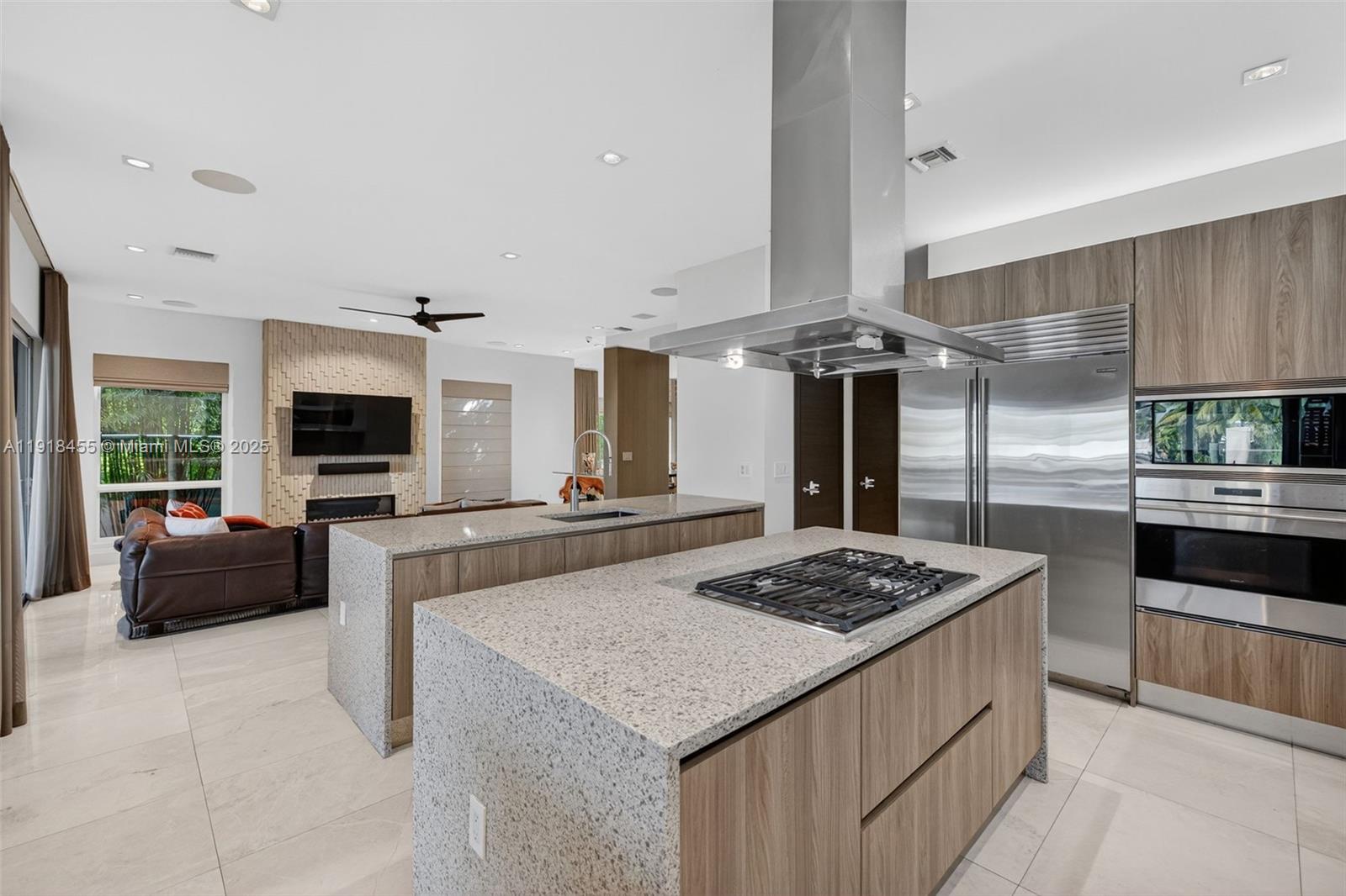 Undisclosed Address Fort Lauderdale, FL 33316