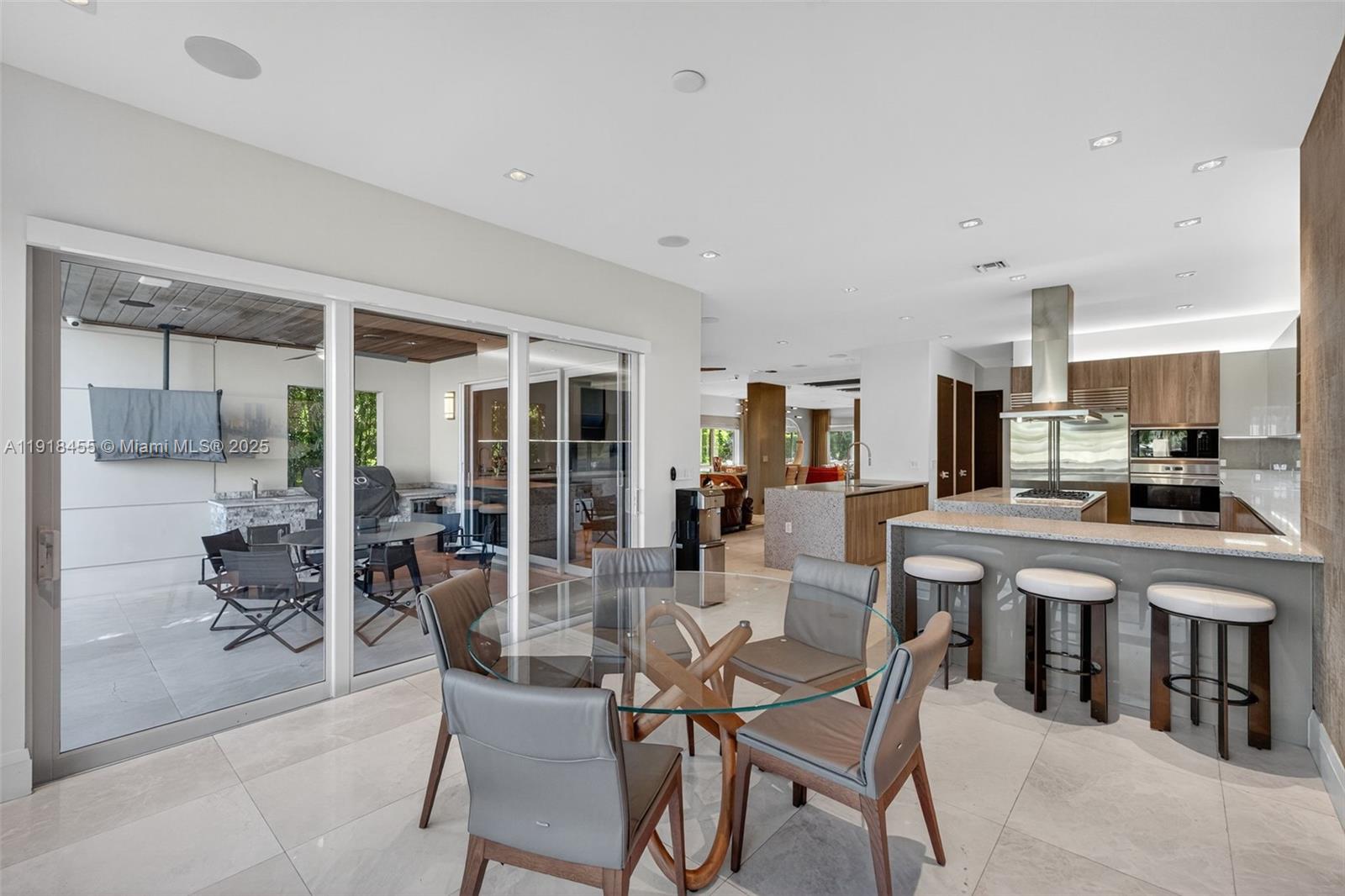 Undisclosed Address Fort Lauderdale, FL 33316