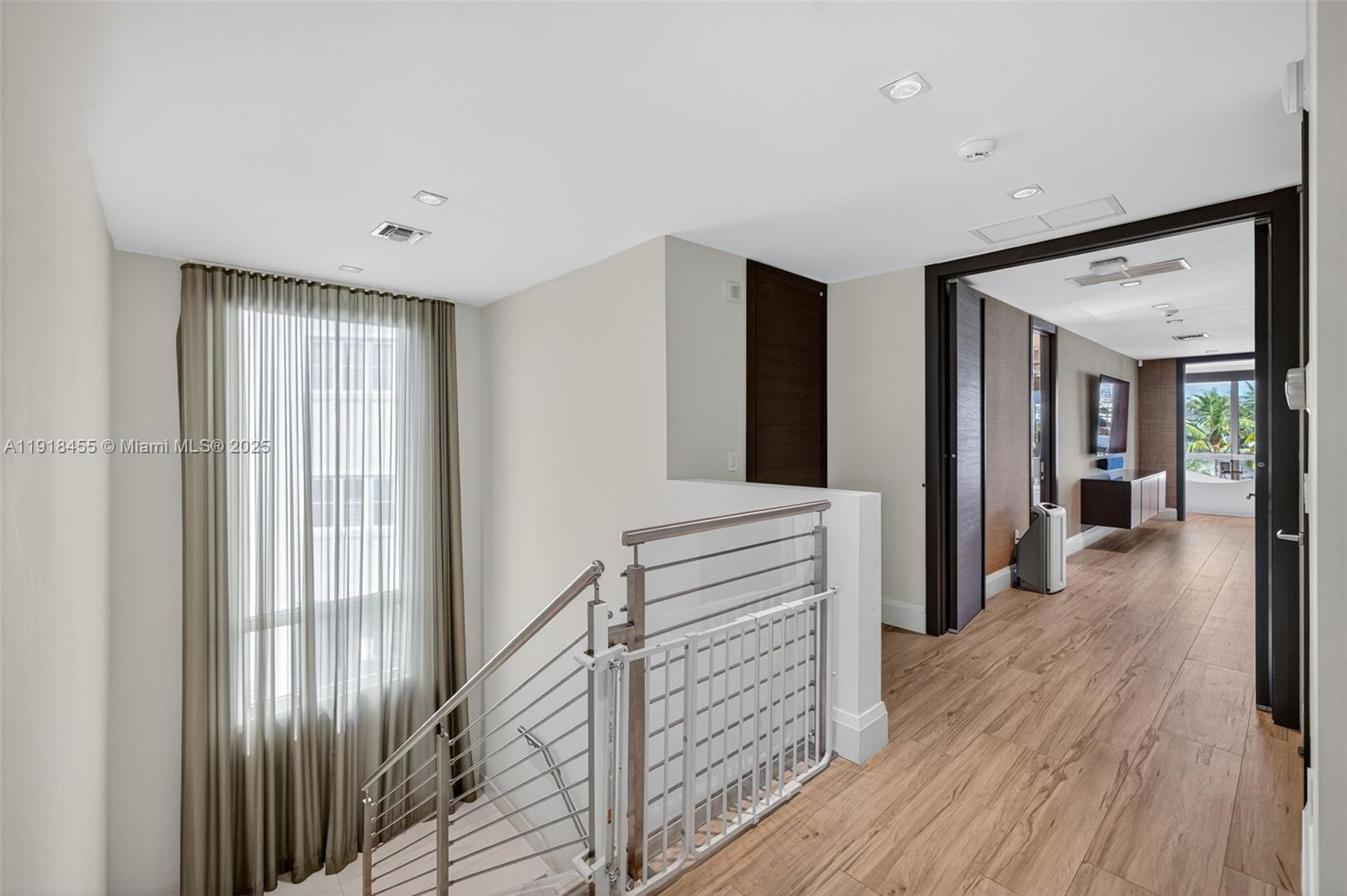 Undisclosed Address Fort Lauderdale, FL 33316