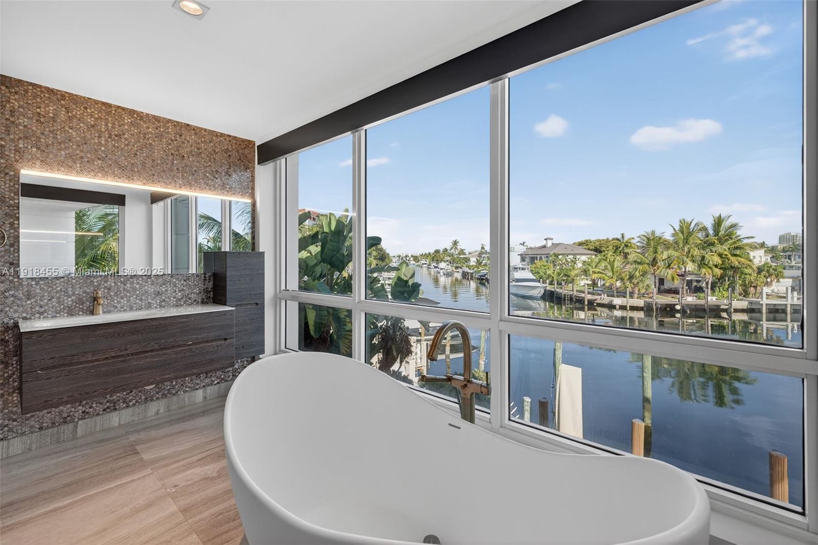 Undisclosed Address Fort Lauderdale, FL 33316