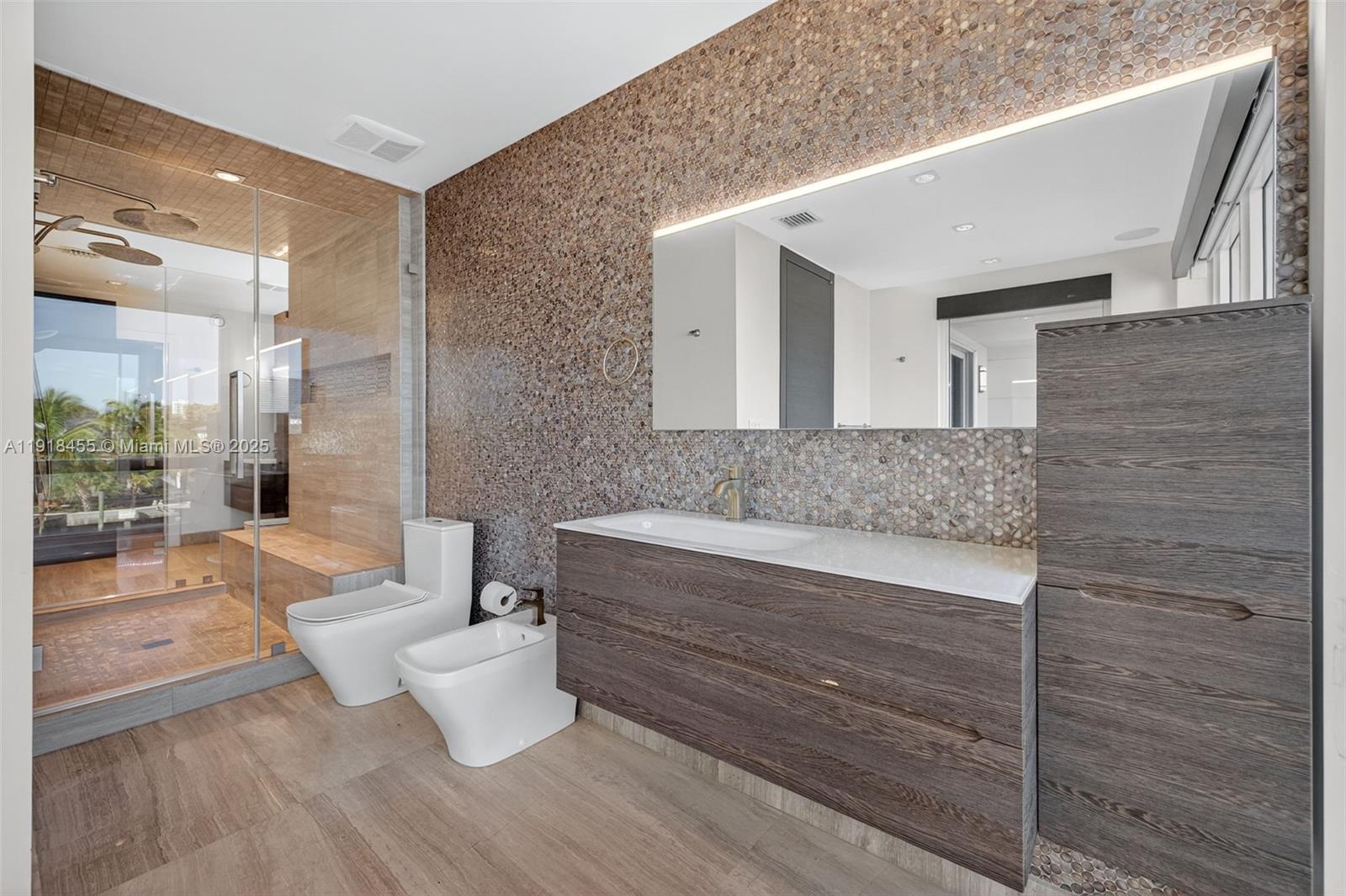 Undisclosed Address Fort Lauderdale, FL 33316