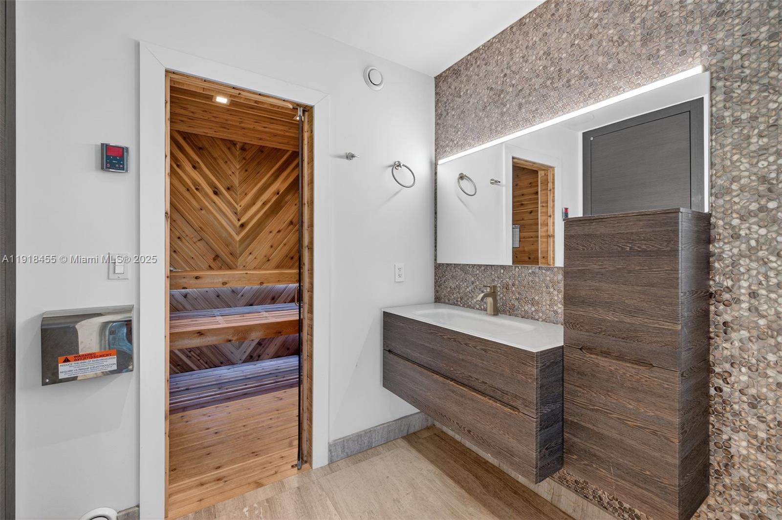 Undisclosed Address Fort Lauderdale, FL 33316