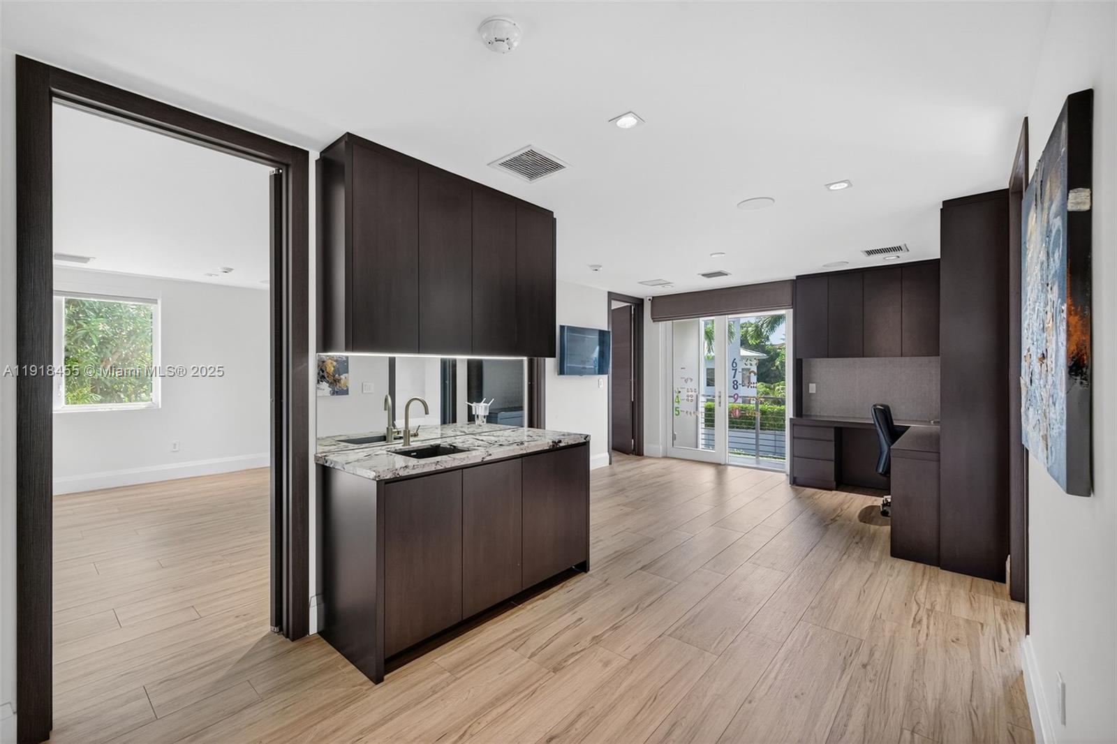 Undisclosed Address Fort Lauderdale, FL 33316