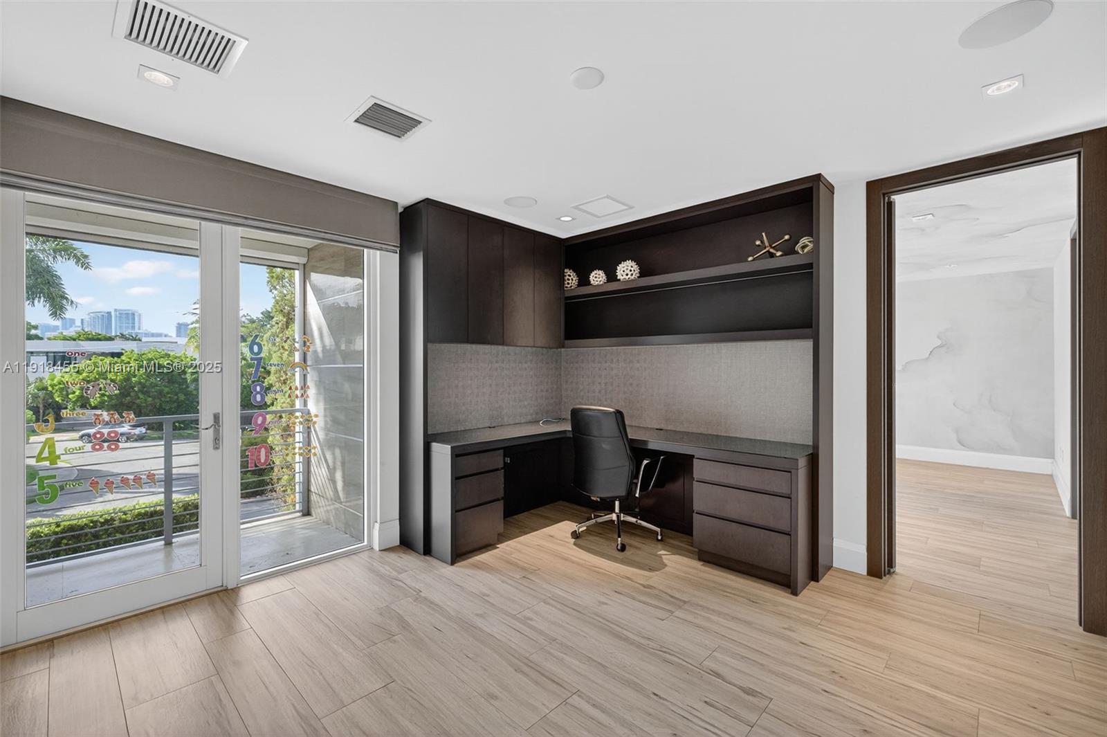 Undisclosed Address Fort Lauderdale, FL 33316