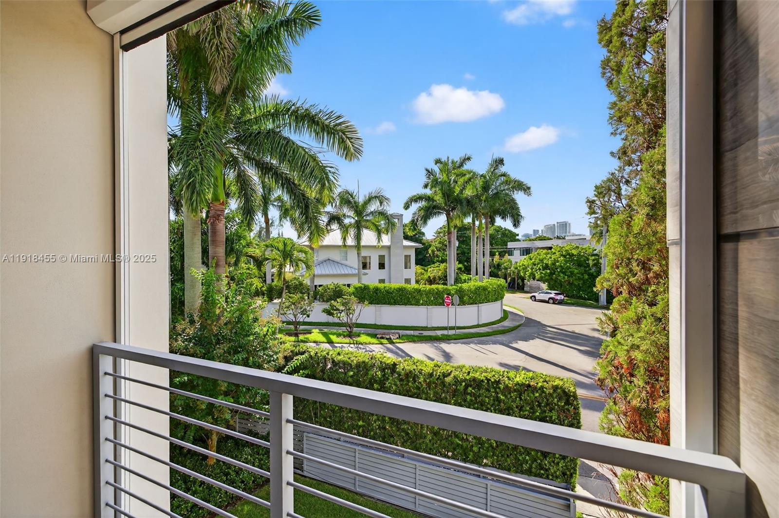 Undisclosed Address Fort Lauderdale, FL 33316