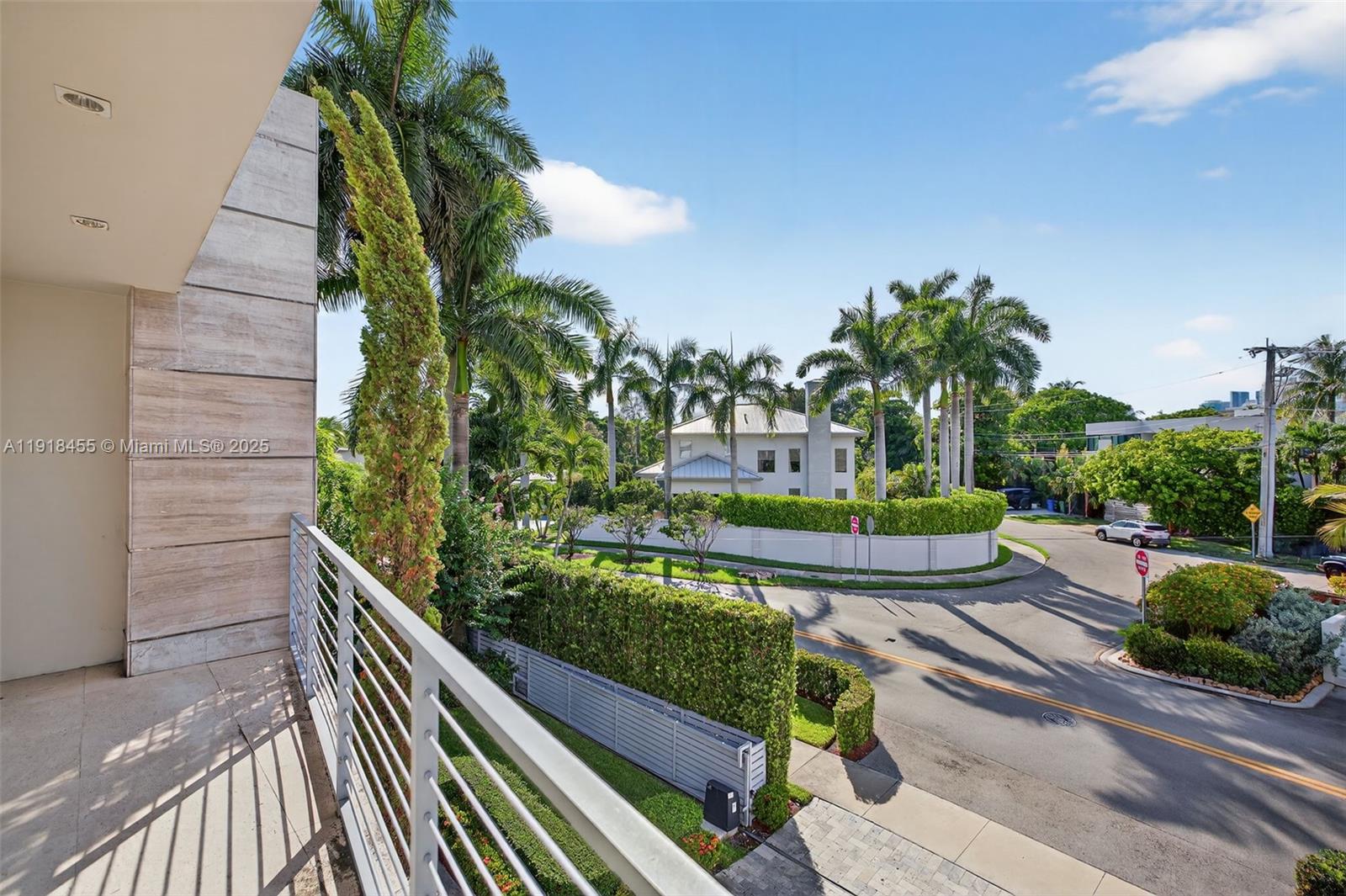 Undisclosed Address Fort Lauderdale, FL 33316
